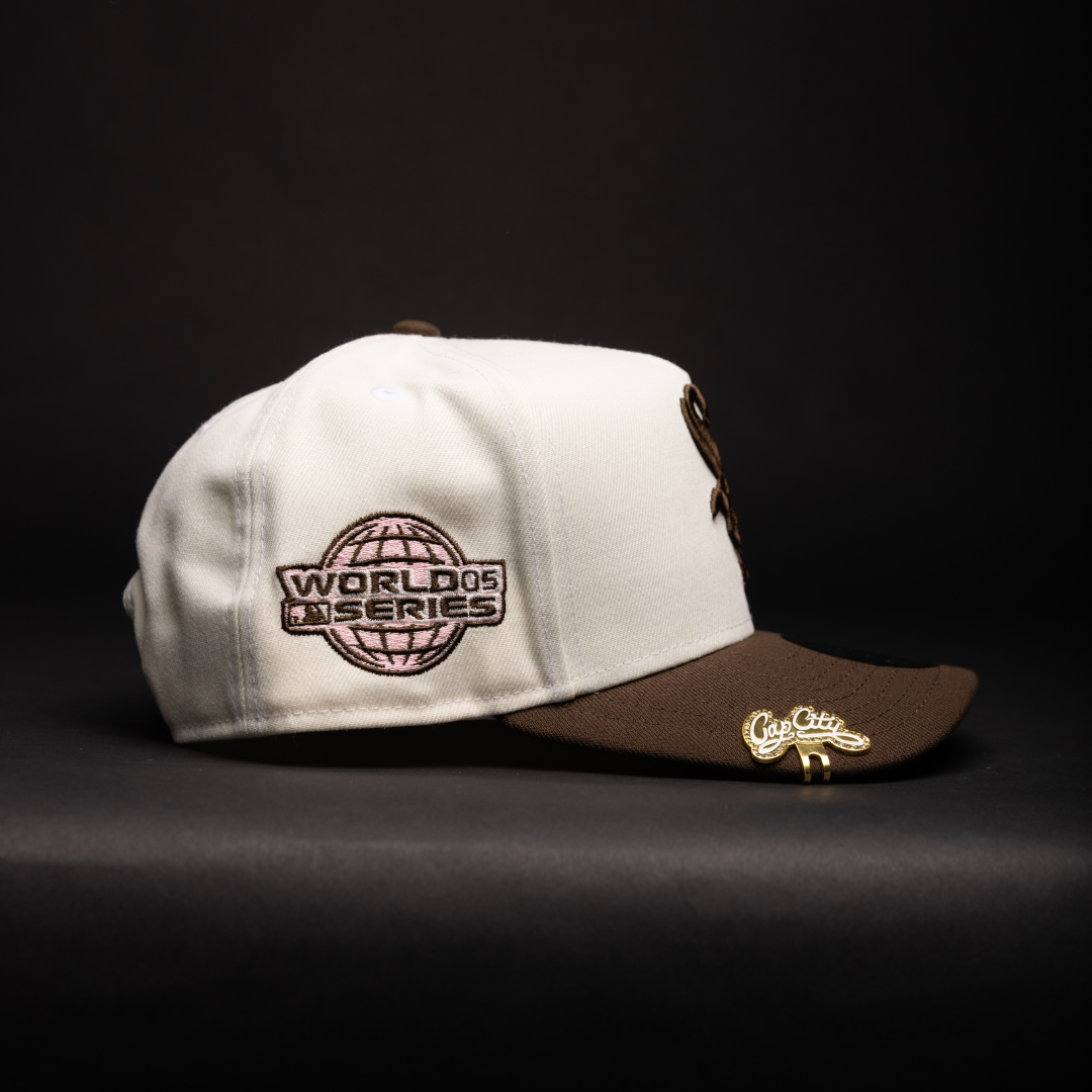NEW ERA 9FIFTY A-FRAME CHROME/BROWN CHICAGO WHITE SOX W/ 2005 WORLD SERIES SIDE PATCH