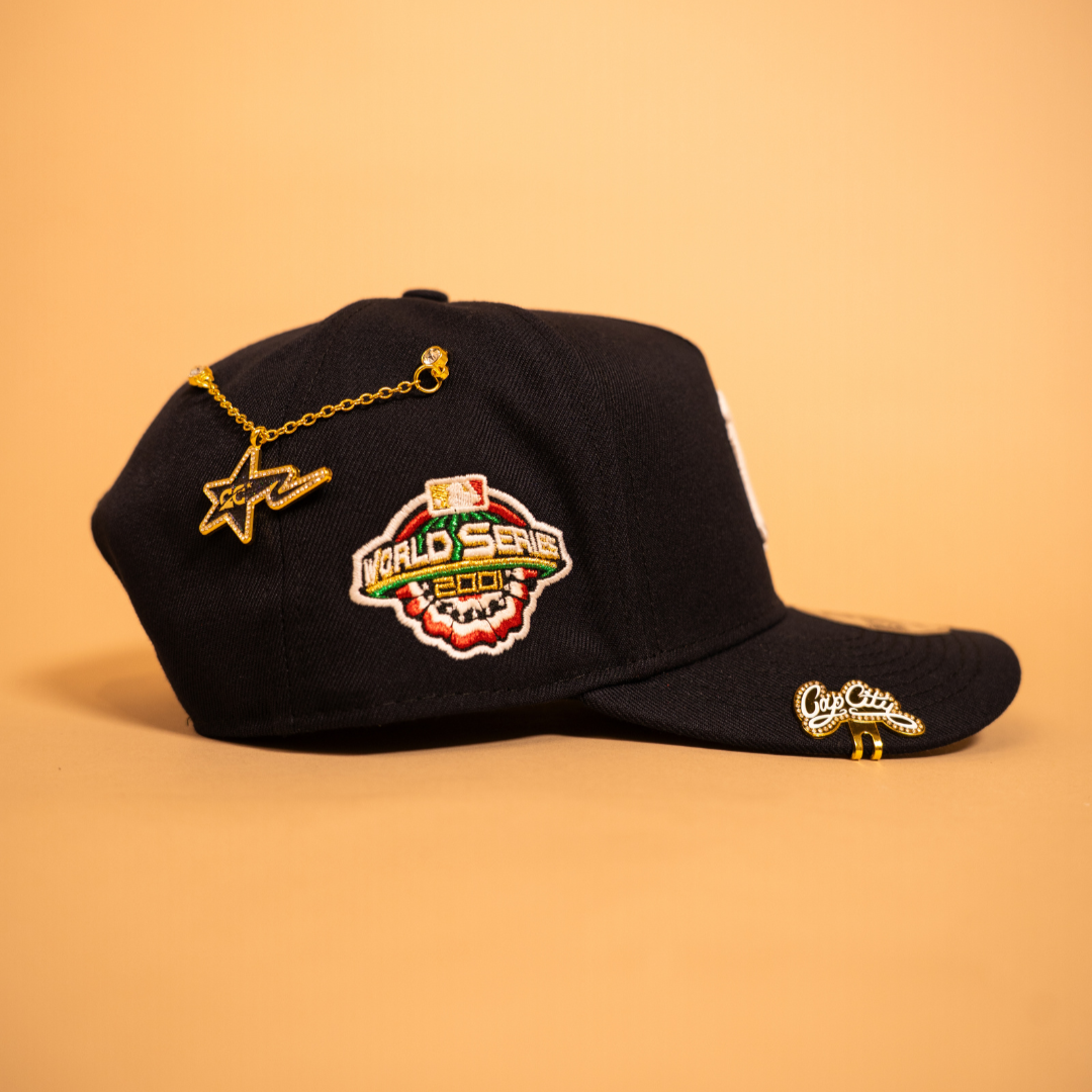 NEW ERA EXCLUSIVE 9FIFTY A-FRAME NAVY NEW YORK YANKEES SNAPBACK W/ 2001 WORLD SERIES SIDE PATCH