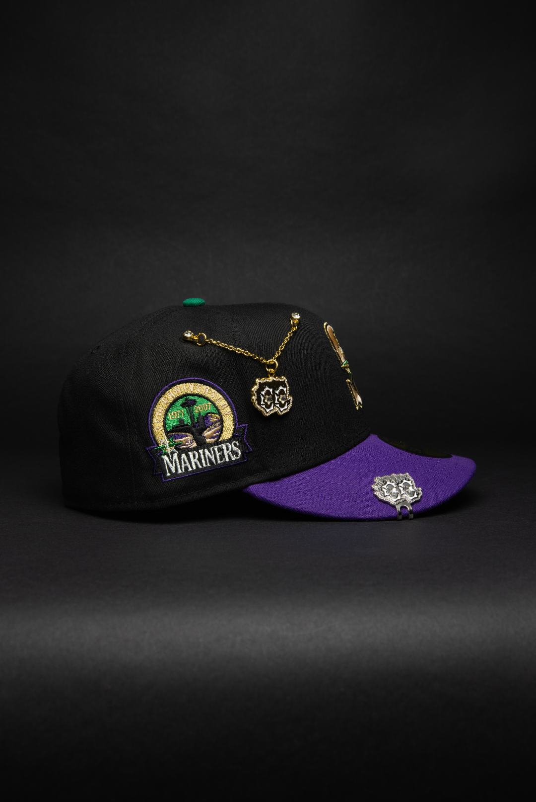 NEW ERA EXCLUSIVE 59FIFTY BLACK/PURPLE SEATTLE MARINERS W/ ANNIVERSARY SIDE PATCH