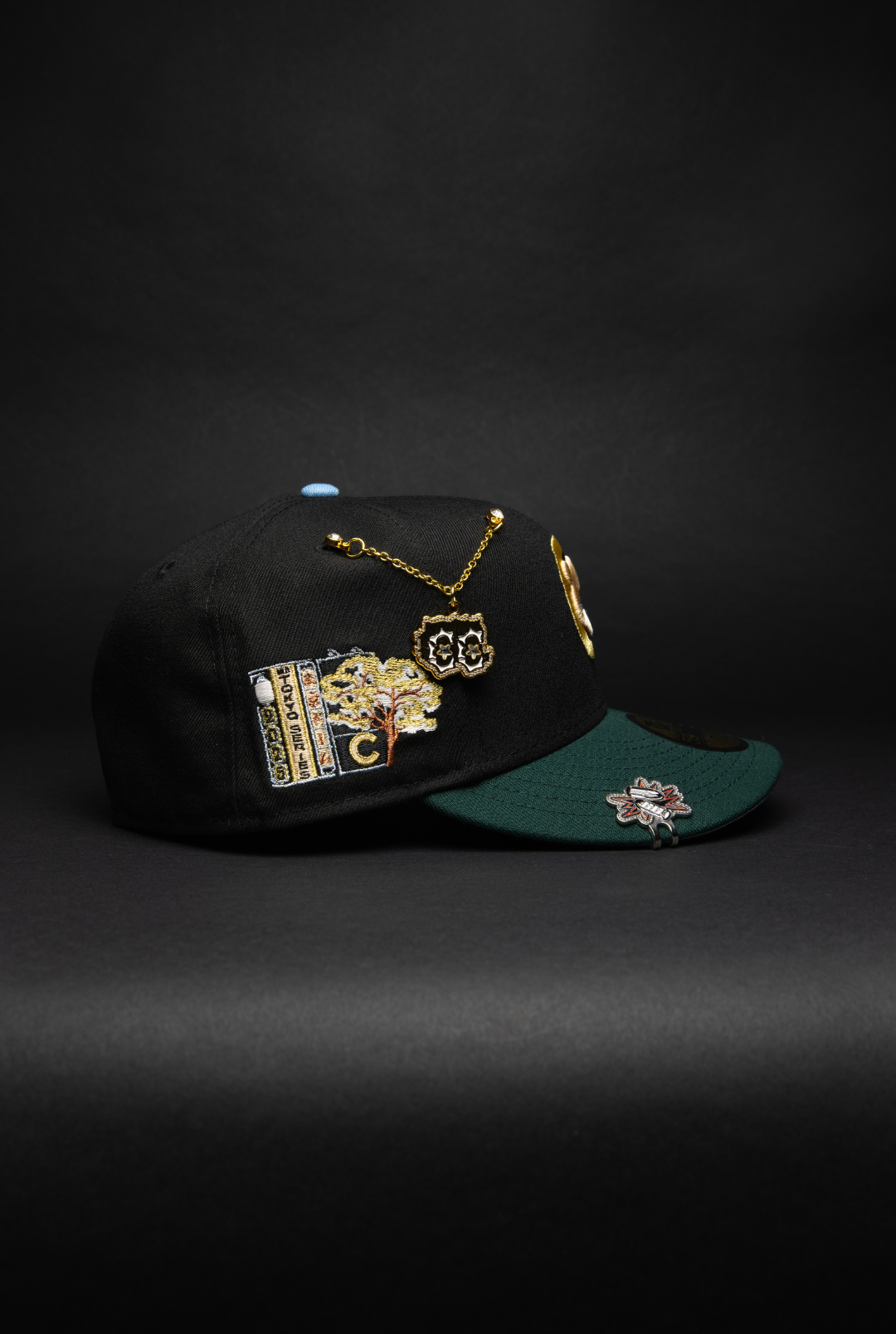 NEW ERA EXCLUSIVE 59FIFTY BLACK/ FOREST GREEN CHICAGO CUBS W/ TOKYO SERIES SIDE PATCH