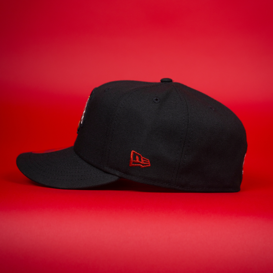 NEW ERA EXCLUSIVE 59FIFTY BLACK CHICAGO BLACKHAWKS W/ WINTER CLASSIC SIDE PATCH