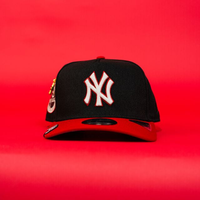 NEW ERA EXCLUSIVE 9FIFTY A-FRAME BLACK/ RED NEW YORK YANKEES SNAPBACK W/ 1962 WORLD SERIES SIDE PATCH