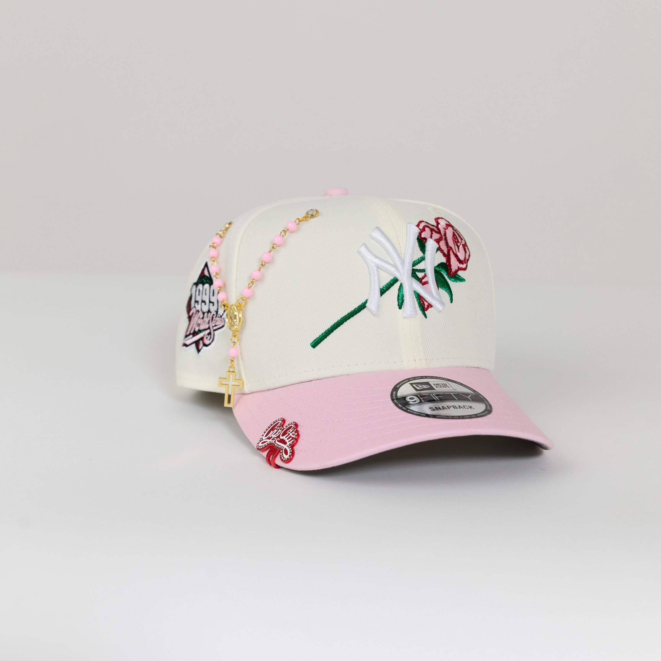 NEW ERA EXCLUSIVE 9FIFTY CHROME/ SOFT PINK NEW YORK YANKEES SNAPBACK W/ RED ROSE + 1999 WORLD SERIES SIDE PATCH