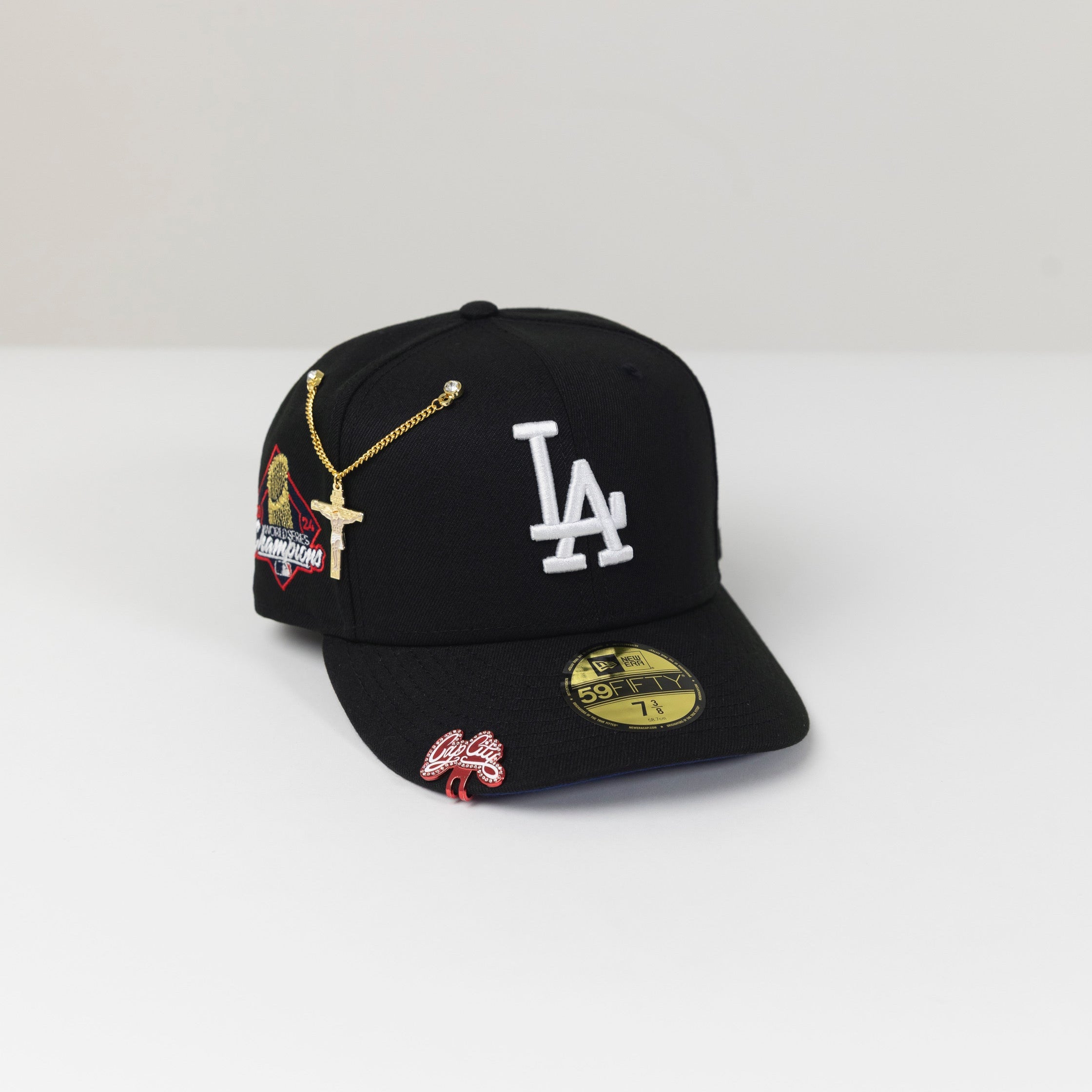 NEW ERA 59FIFTY BLACK LOS ANGELES DODGERS W/ 2024 WORLD SERIES CHAMPIONS SIDE PATCH