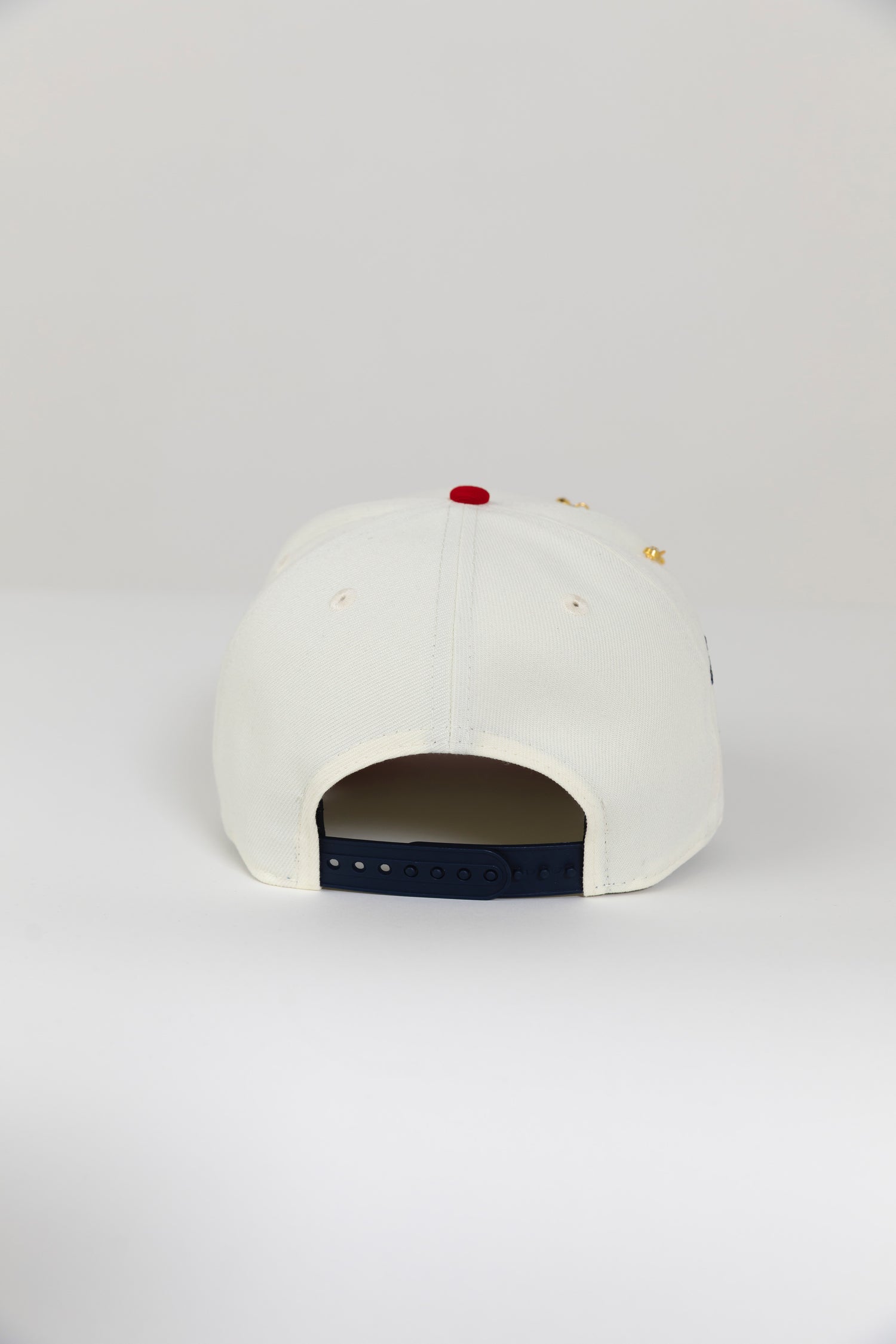 NEW ERA EXCLUSIVE 9FIFTY CHROME/ NAVY ATLANTA BRAVES SNAPBACK W/ 2000 ALL STAR GAME SIDE PATCH