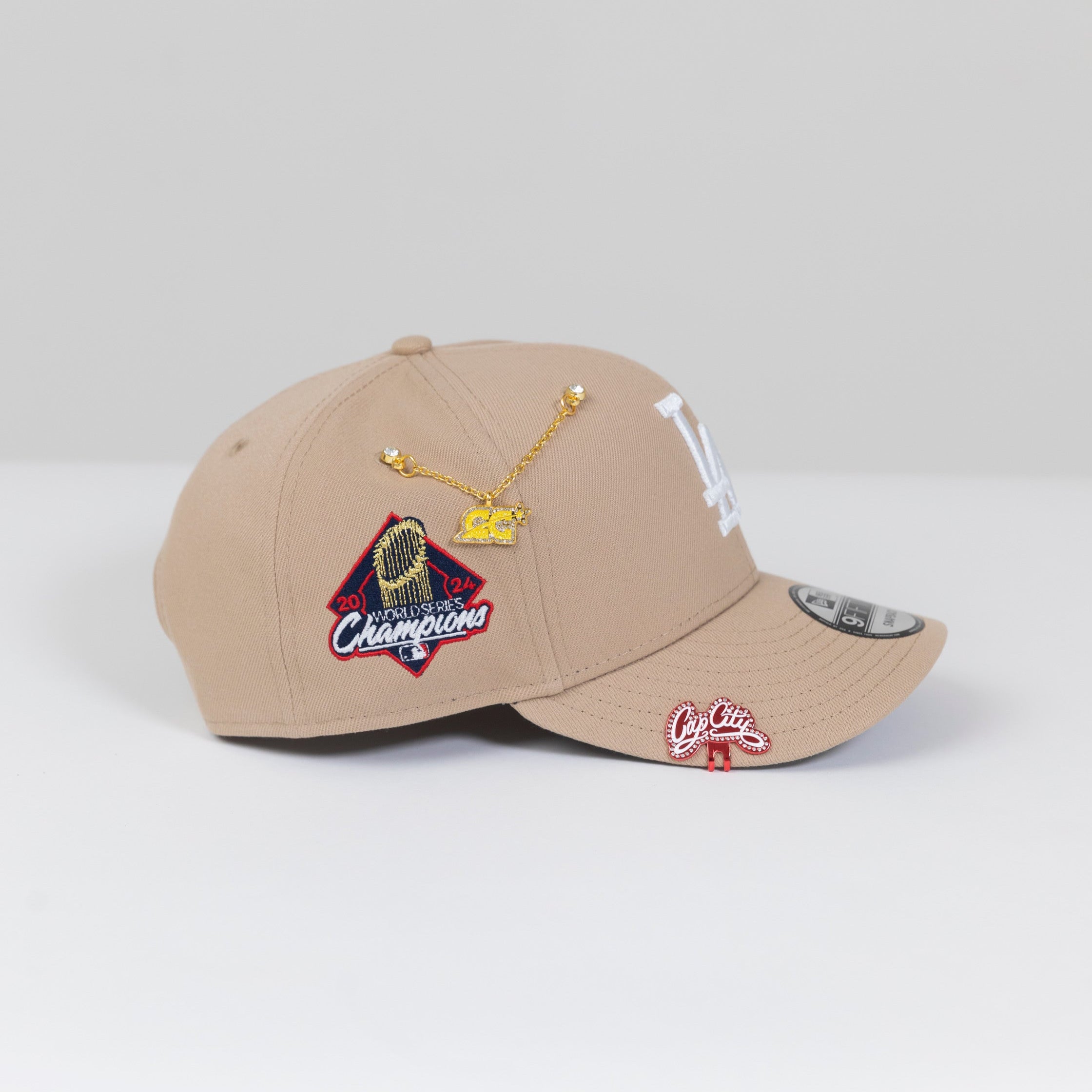 SNAPBACK 9FIFTY CAQUI/AZUL EXCLUSIVO DE NEW ERA LOS ANGELES DODGERS CON PARCHE LATERAL DE LA 75.ª SERIE MUNDIAL 