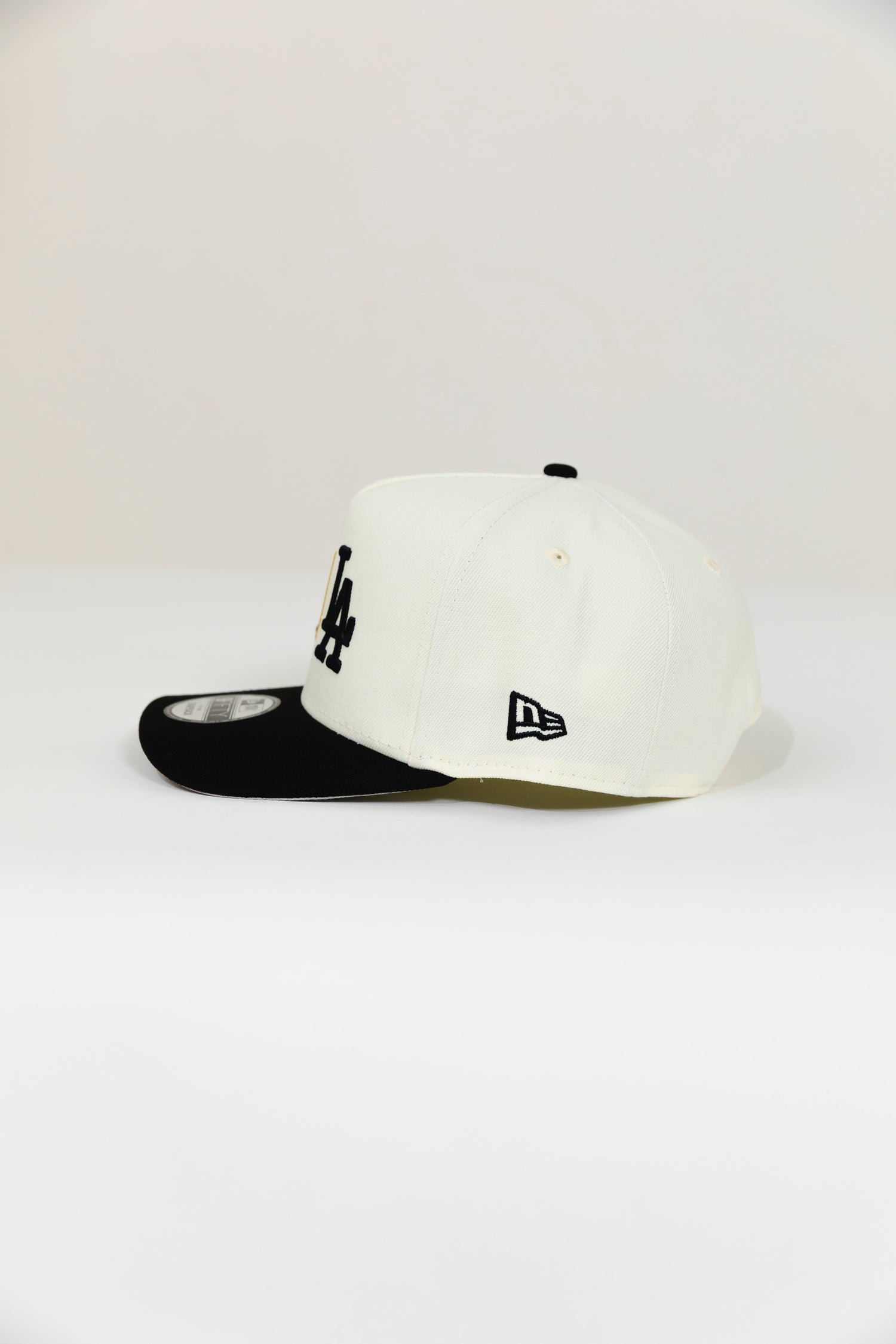 NEW ERA EXCLUSIVE 9FIFTY A-FRAME CHROME/ BLACK NEW YORK YANKEES X LOS ANGELES DODGERS W/ 1981 WORLD SERIES SIDE PATCH