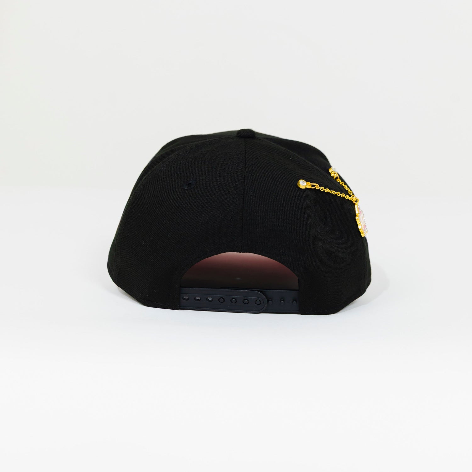 NEW ERA EXCLUSIVE 9FIFTY A-FRAME BLACK NEW YORK YANKEES SNAPBACK W/ PINK HEART + 2000 WORLD SERIES SIDE PATCH