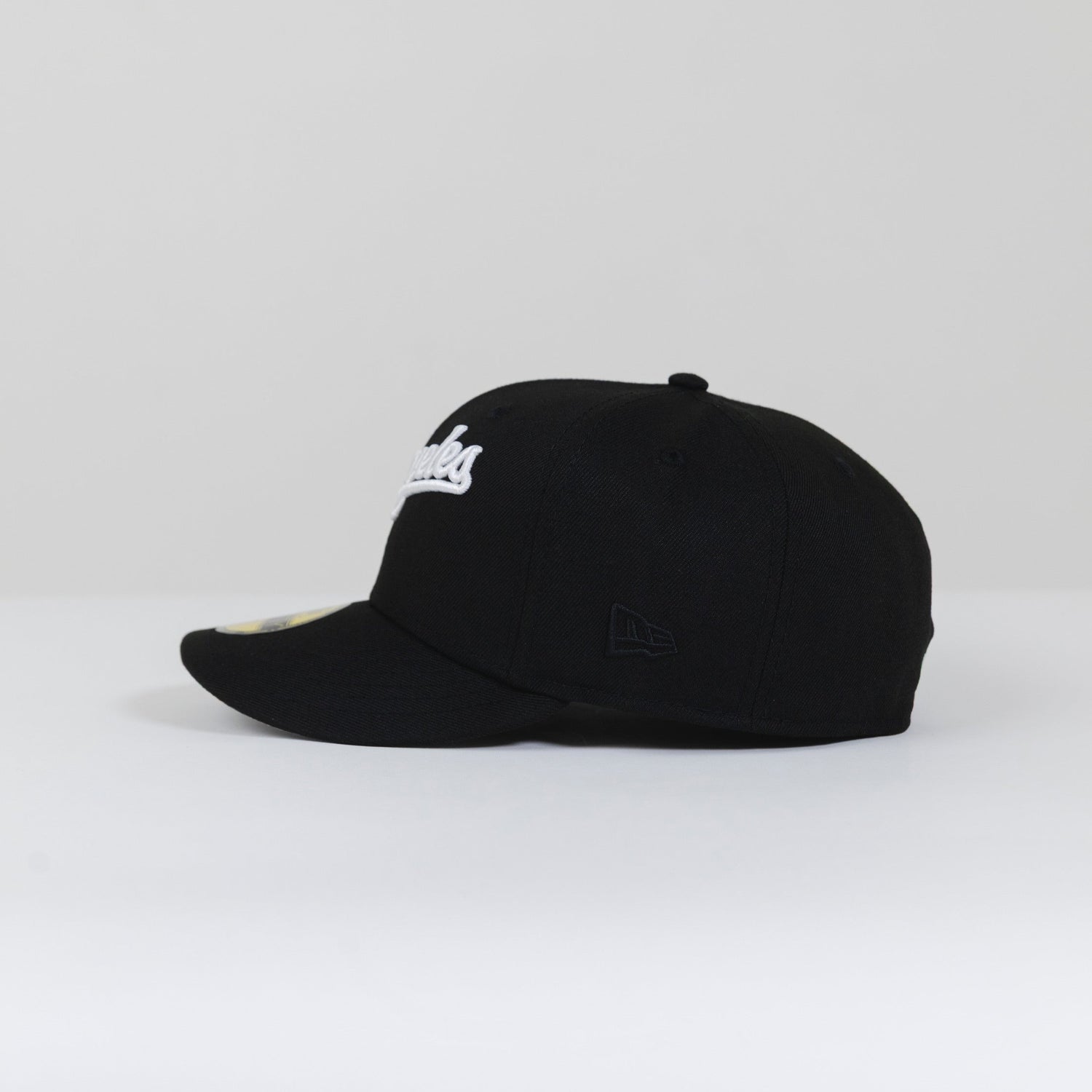 NEW ERA 59FIFTY BLACK LOS ANGELES DODGERS SCRIPT W/ 2024 WORLD SERIES SIDE PATCH