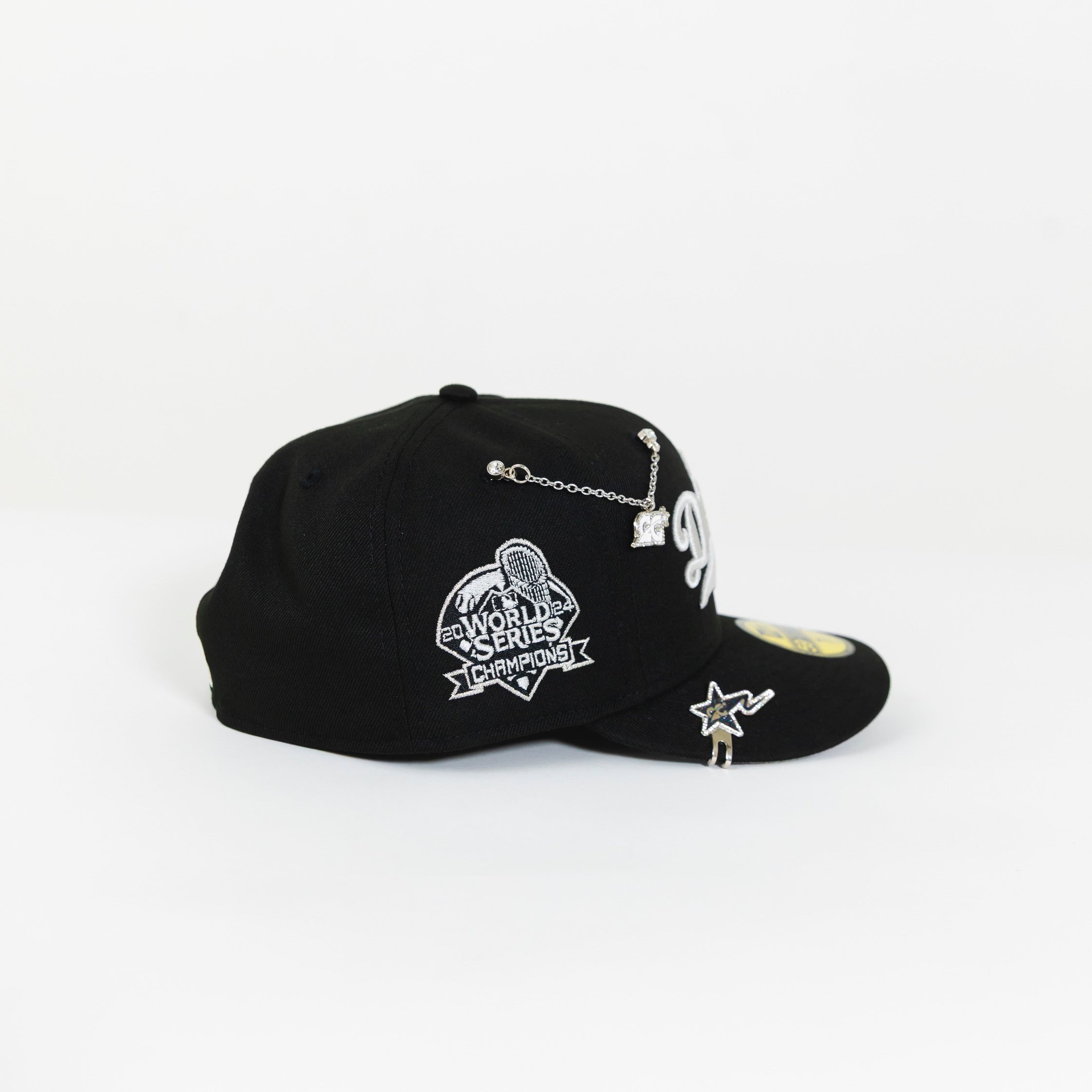 NEW ERA 59FIFTY BLACK LOS ANGELES DODGERS SCRIPT W/ 2024 WORLD SERIERS CHAMPIONS SIDE PATCH
