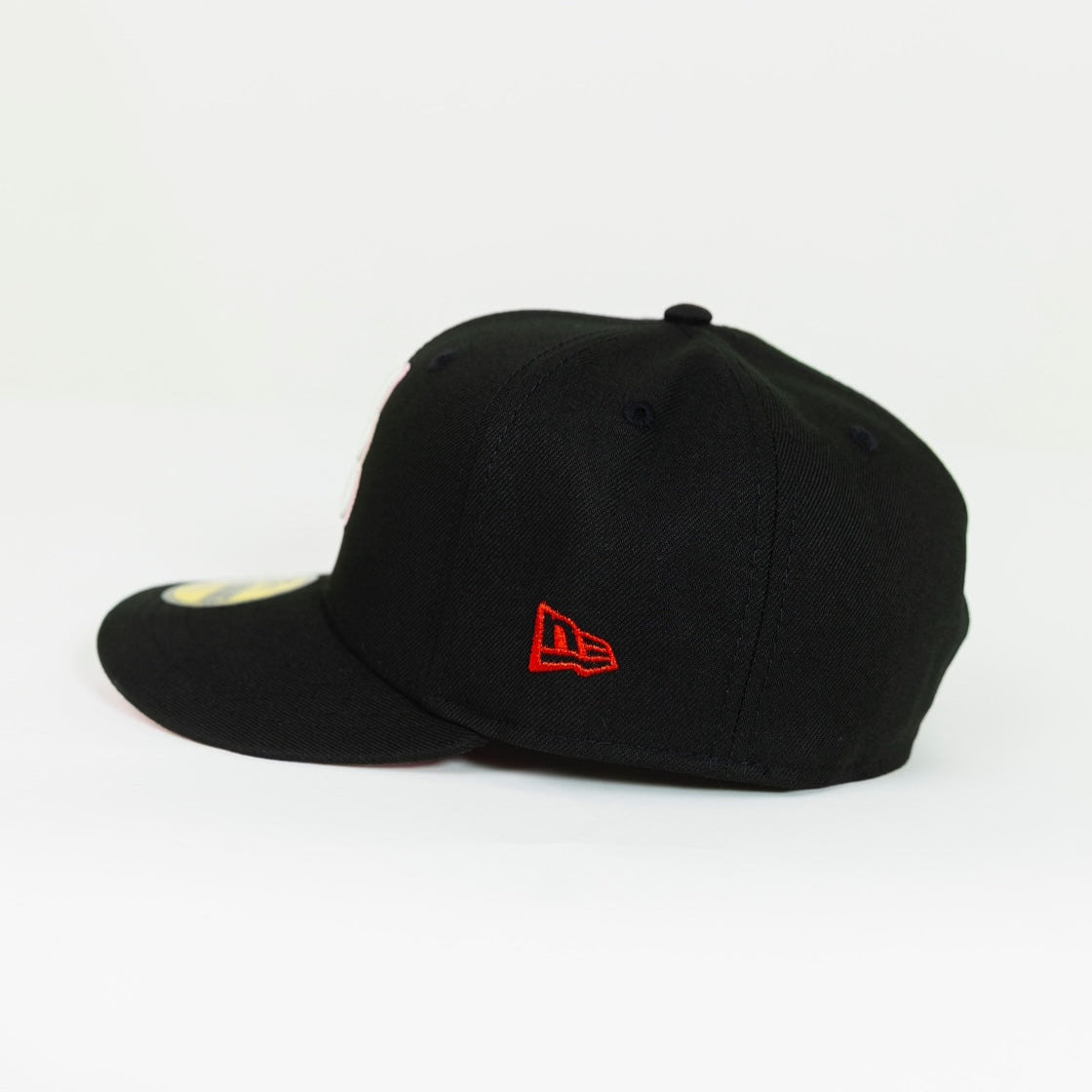 NEW ERA 59FIFTY BLACK ATLANTA BRAVES W/ 1999 WORLD SERIES SIDE PATCH