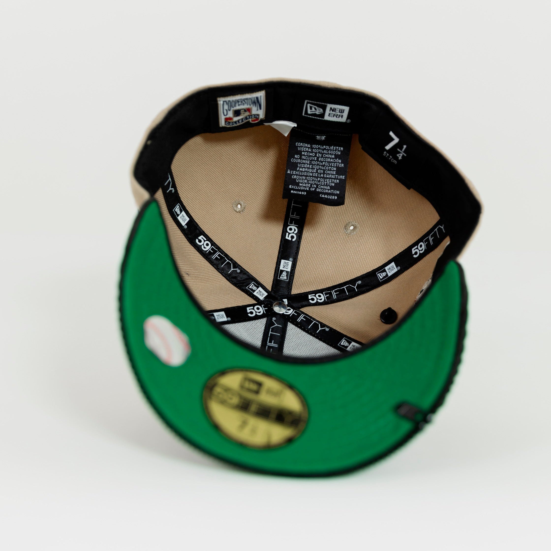 NEW ERA EXCLUSIVE 59FIFTY CHROME WHITE/BLACK LAS VEGAS RAIDERS SCRIPT W/ SUPERBOWL XI SIDE PATCH