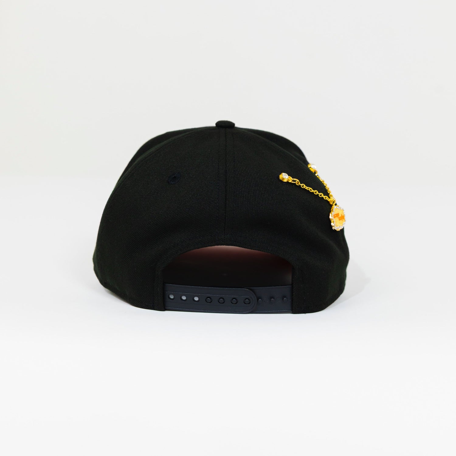 NEW ERA EXCLUSIVE 9FIFTY A-FRAME BLACK NEW YORK YANKEES SNAPBACK W/ 2000 WORLD SERIES SIDE PATCH