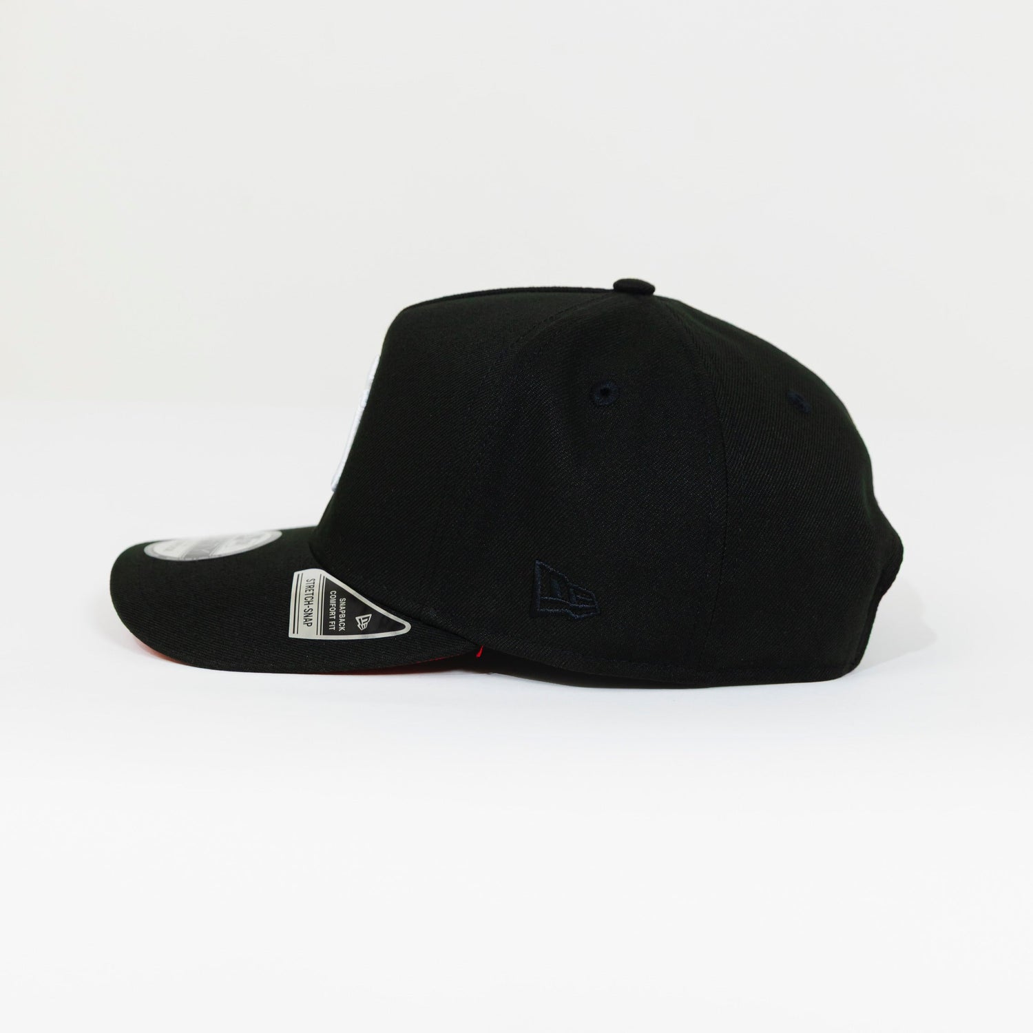NEW ERA EXCLUSIVE 9FIFTY A-FRAME BLACK NEW YORK YANKEES SNAPBACK W/ 2000 WORLD SERIES SIDE PATCH
