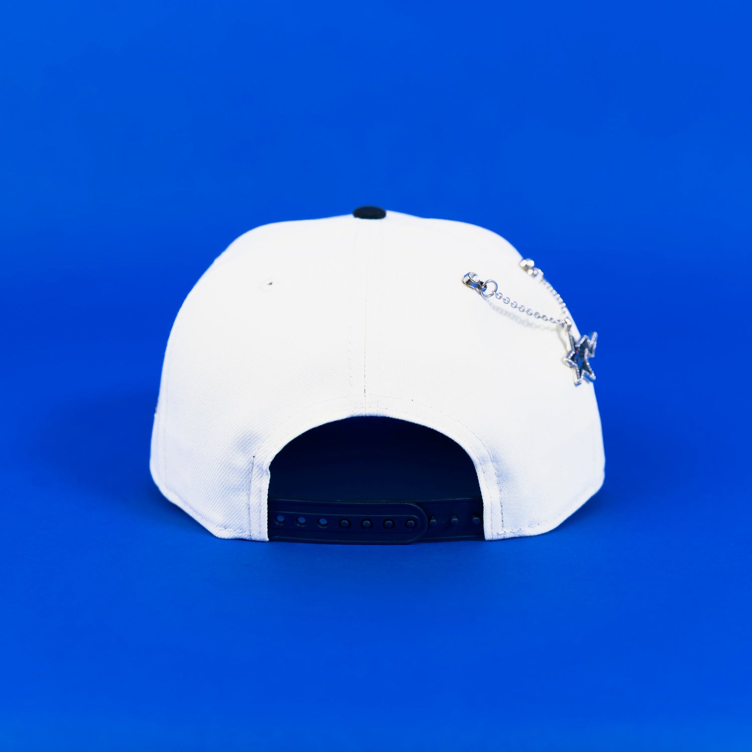 NEW ERA EXCLUSIVE 9FIFTY A-FRAME CHROME/ NAVY LOS ANGELES DODGERS SNAPBACK W/ 2024 WORLD SERIES CHAMPIONS SIDE PATCH