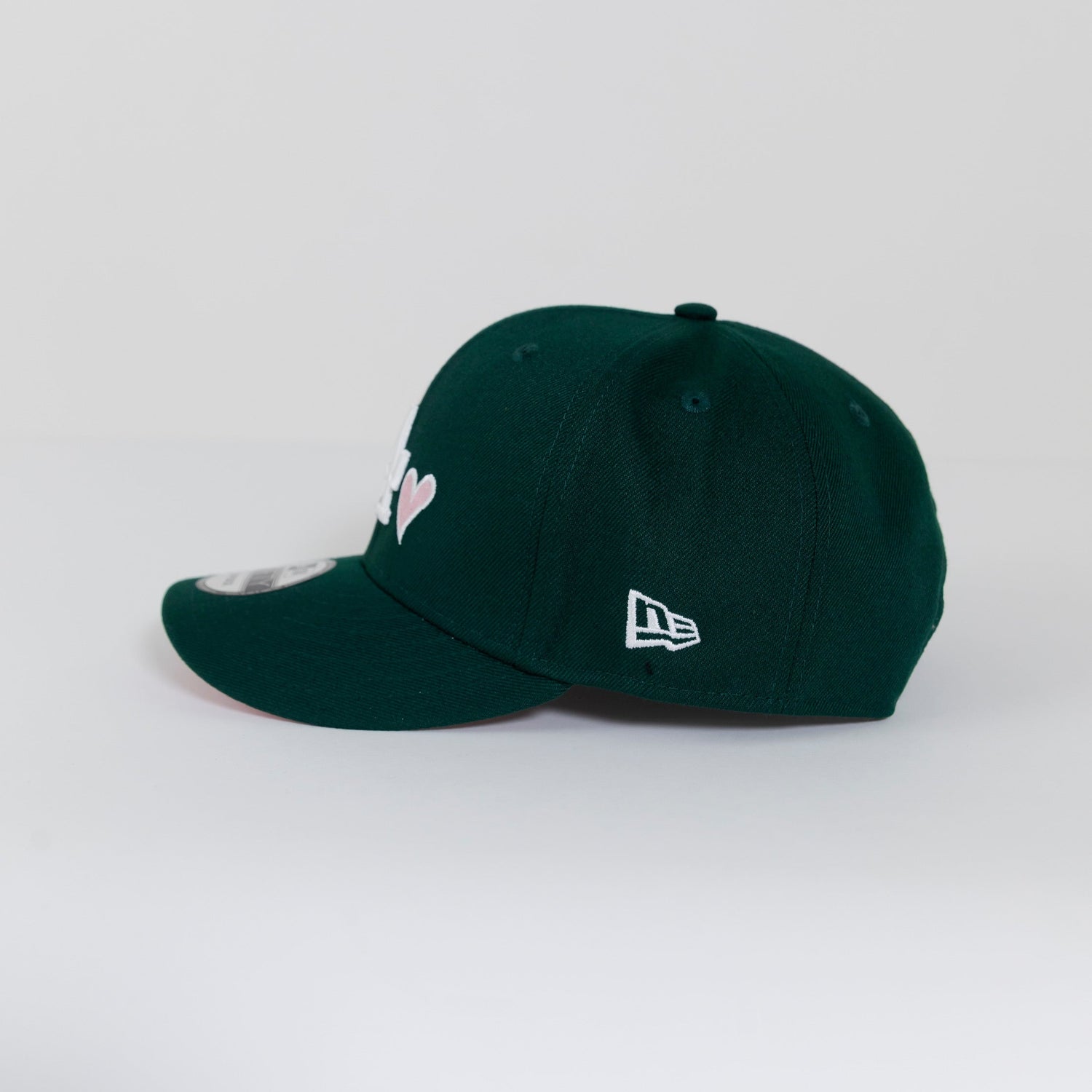 NEW ERA EXCLUSIVE 9FIFTY FOREST GREEN LOS ANGELES DODGERS SNAPBACK W/ PINK HEART + 2020 WS CHAMPIONS SIDE PATCH