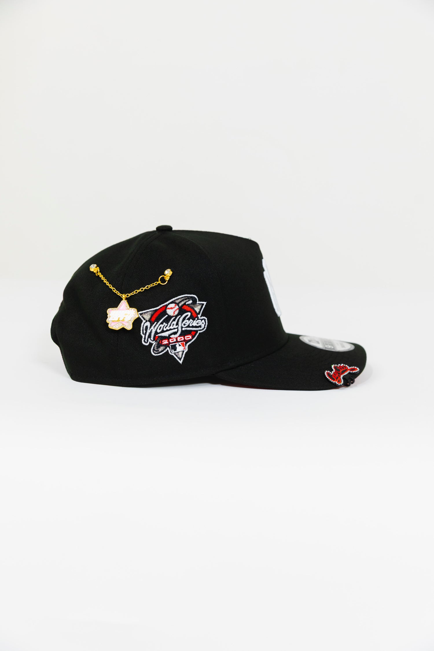 NEW ERA EXCLUSIVE 9FIFTY A-FRAME BLACK NEW YORK YANKEES SNAPBACK W/ RED HEART + 2000 WORLD SERIES SIDE PATCH