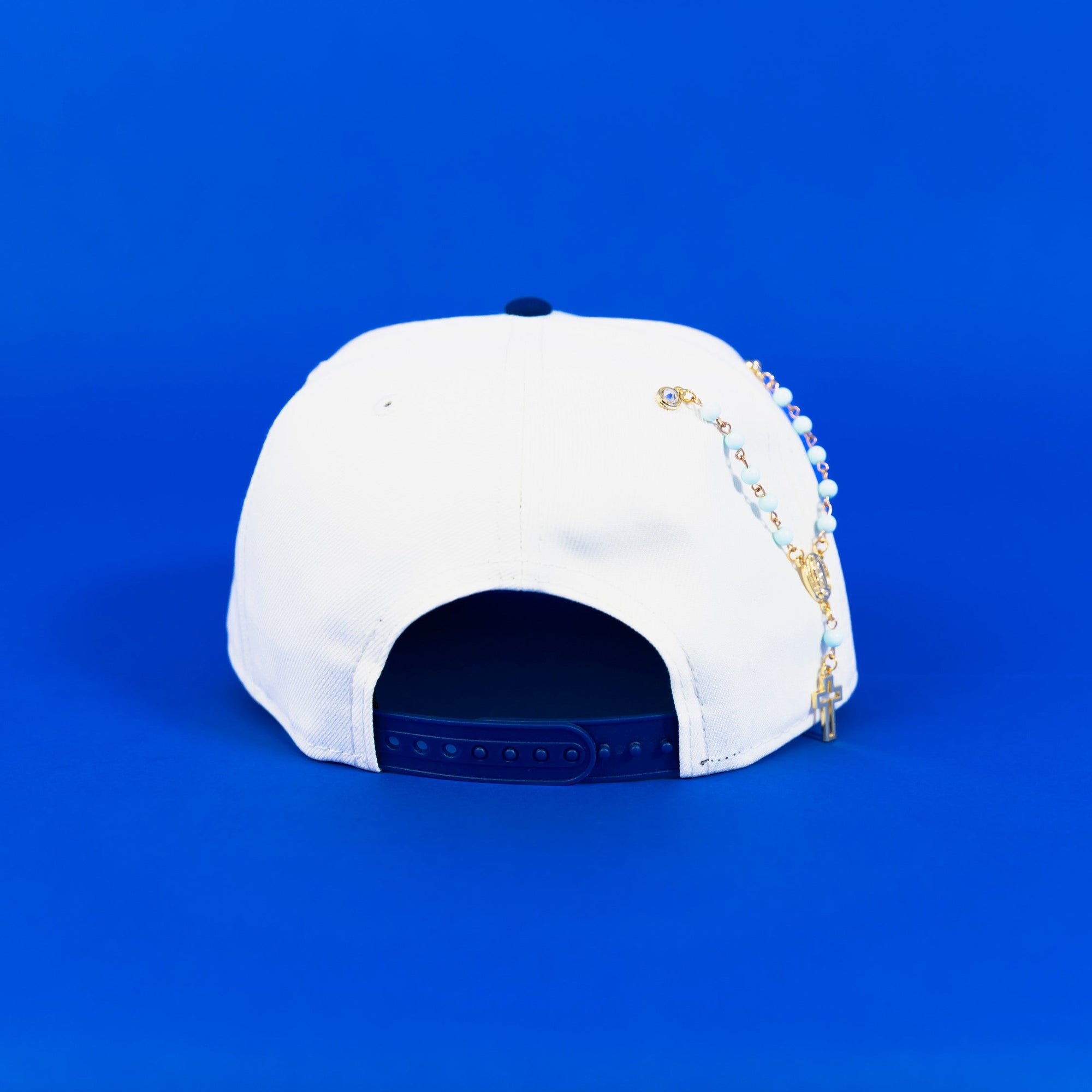 NEW ERA EXCLUSIVE 9FIFTY A-FRAME CHROME/ BLUE LOS ANGELES DODGERS SNAPBACK W/ 2024 WORLD SERIES CHAMPIONS SIDE PATCH