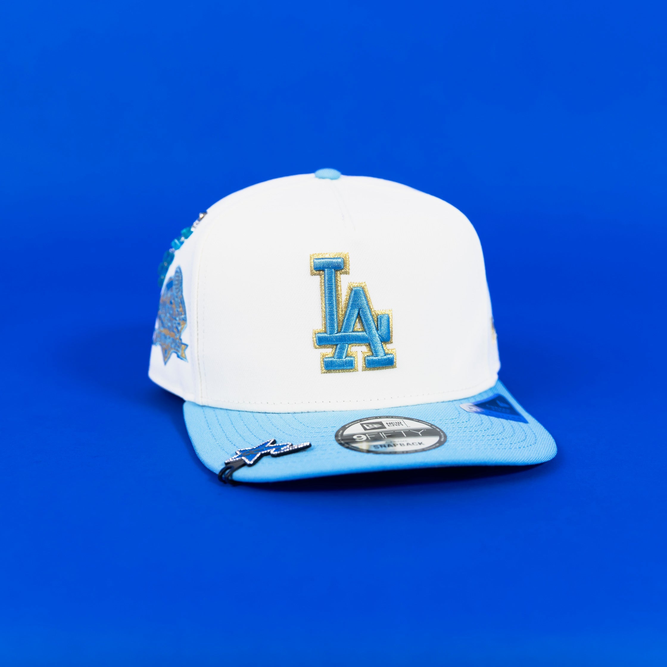 NEW ERA EXCLUSIVE 9FIFTY A-FRAME CHROME/ ICY BLUE LOS ANGELES DODGERS SNAPBACK W/ 2024 WORLD SERIES CHAMPIONS SIDE PATCH