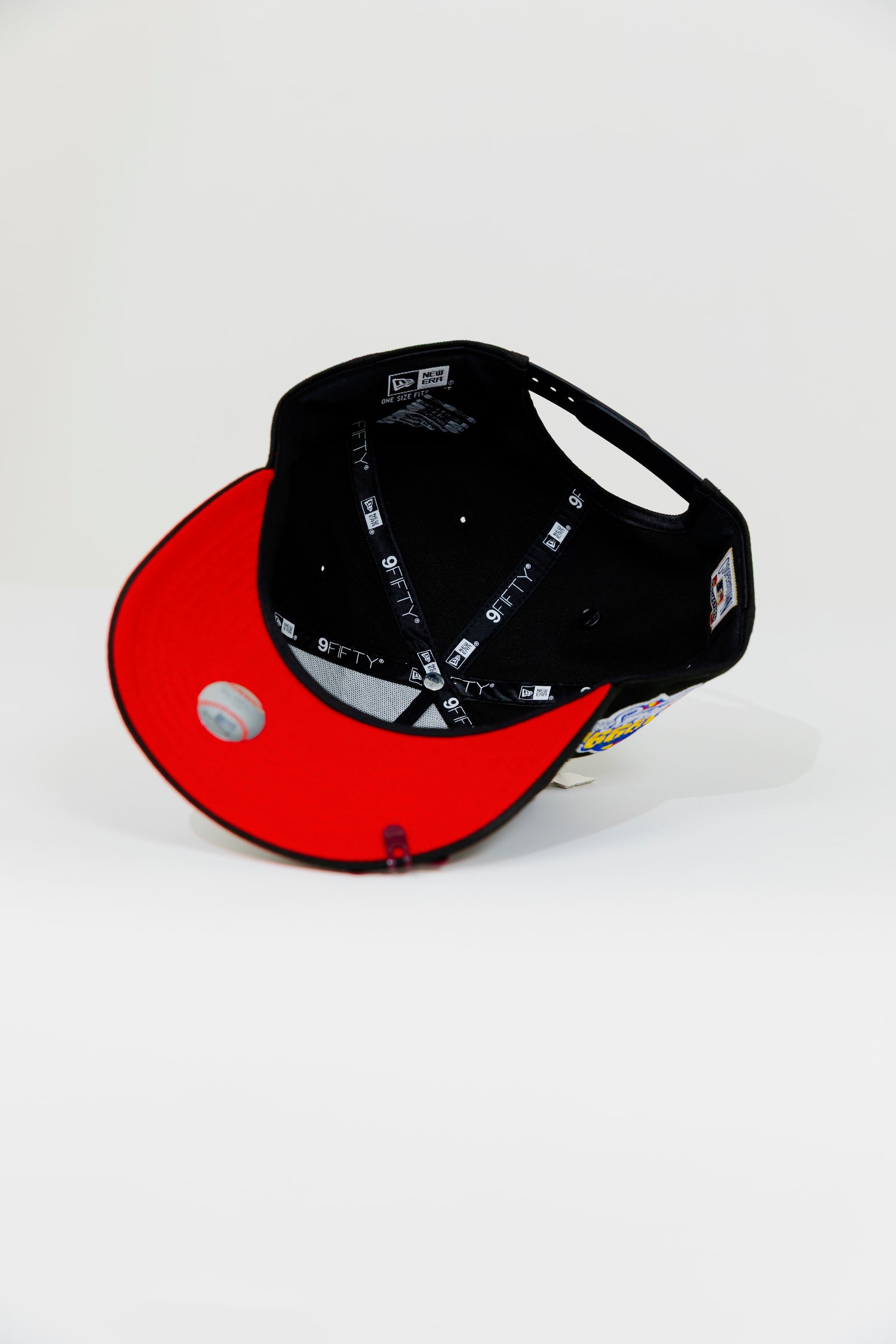 NEW ERA EXCLUSIVE 9FIFTY A-FRAME BLACK NEW YORK YANKEES SNAPBACK W/ 1999 WORLD SERIES SIDE PATCH