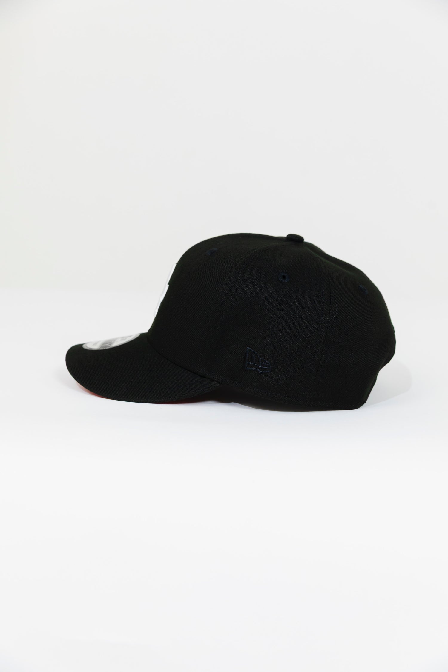 NEW ERA EXCLUSIVE 9FIFTY BLACK LOS ANGELES DODGERS SNAPBACK W/ 1988 WORLD SERIES SIDE PATCH
