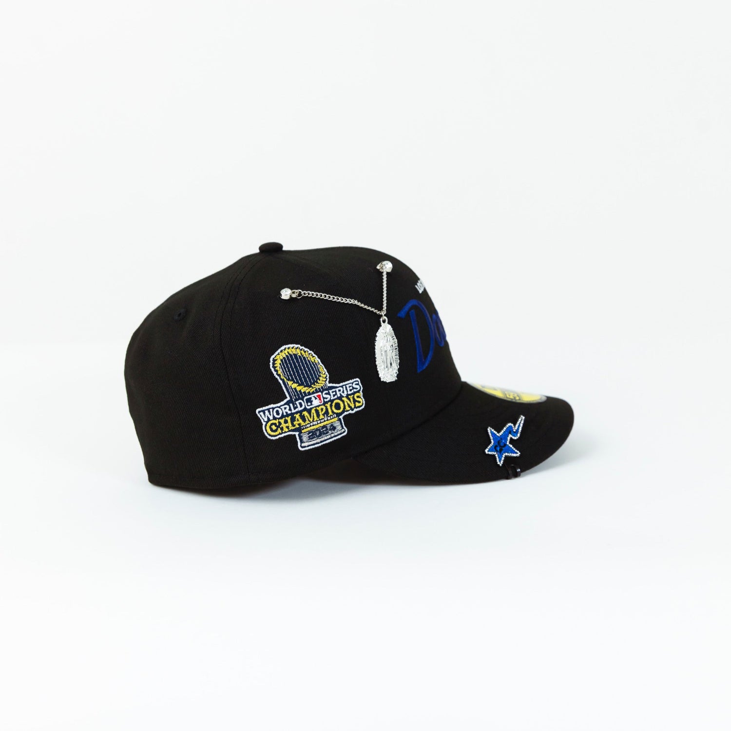 NEW ERA 59FIFTY BLACK LOS ANGELES DODGERS SCRIPT W/ 2024 WORLD SERIES CHAMPIONS SIDE PATCH