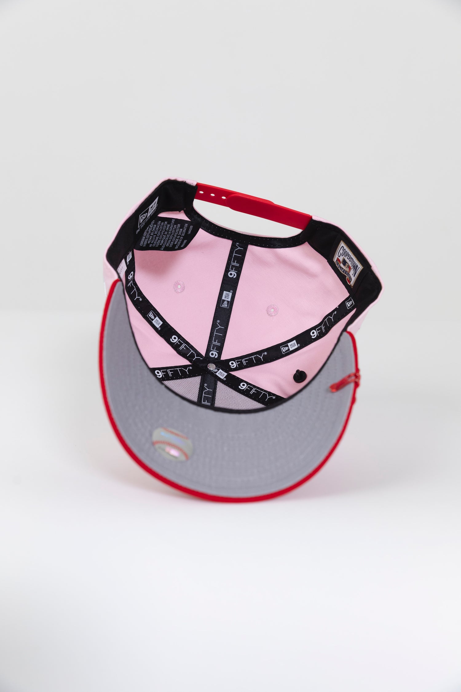 NEW ERA EXCLUSIVE 9FIFTY SOFT PINK/ RED NEW YORK YANKEES SNAPBACK W/ RED HEART + 1996 WORLD SERIES SIDE PATCH