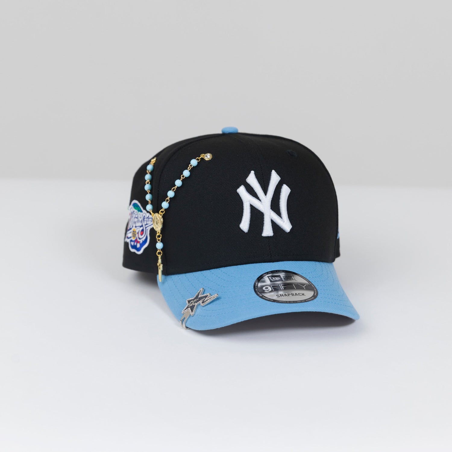 NEW ERA EXCLUSIVE 9FIFTY BLACK/ ICY BLUE NEW YORK YANKEES SNAPBACK W/ 1996 WORLD SERIES SIDE PATCH