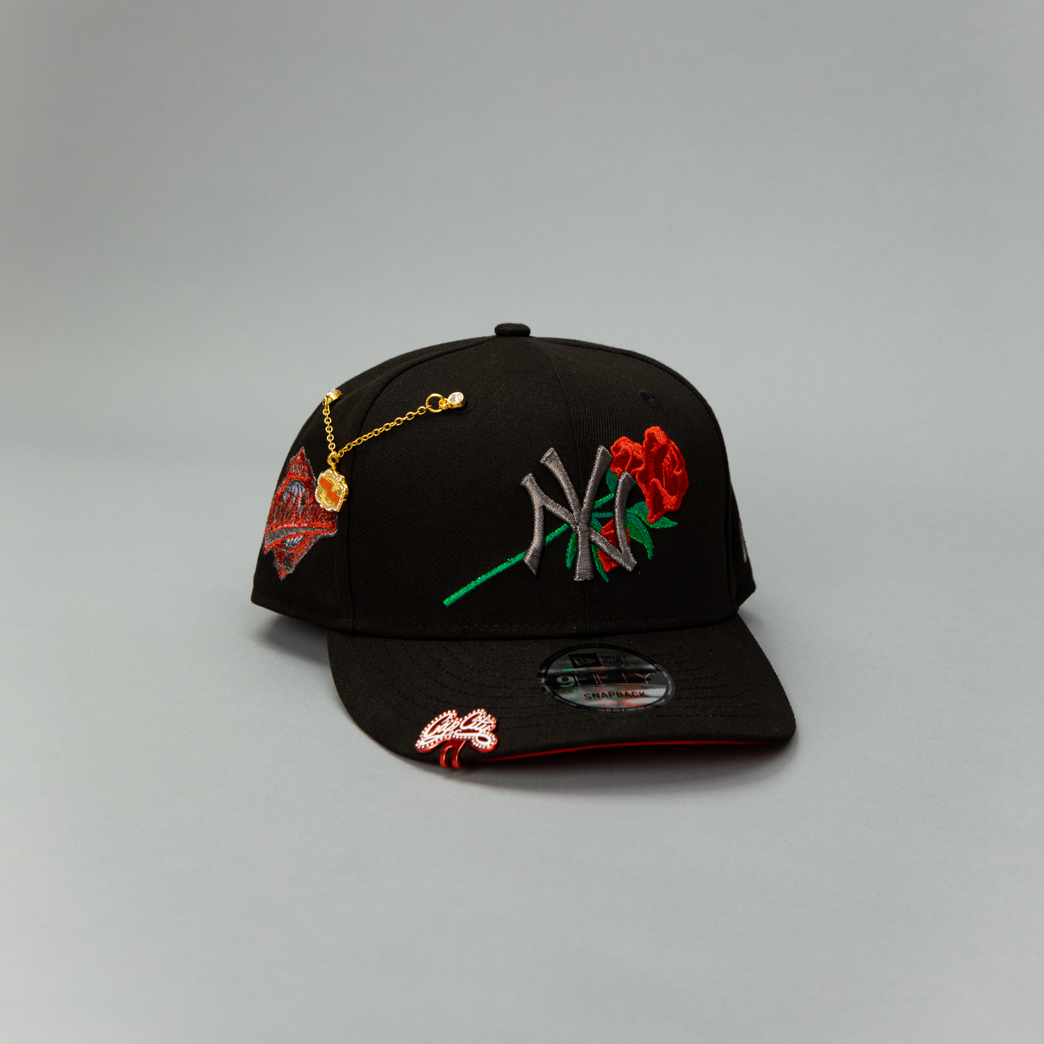 NEW ERA EXCLUSIVE 9FIFTY BLACK NEW YORK YANKEES SNAPBACK W/ RED ROSE + 1996 WORLD SERIES SIDE PATCH