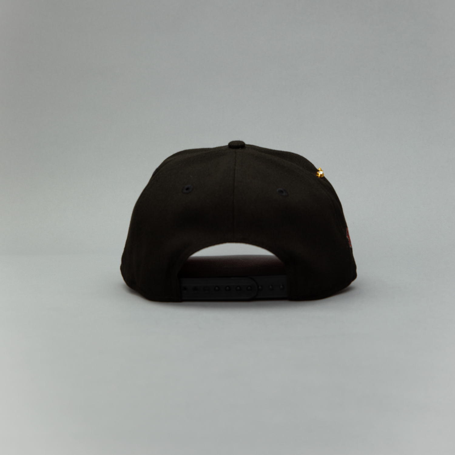NEW ERA EXCLUSIVE 9FIFTY BLACK NEW YORK YANKEES SNAPBACK W/ RED ROSE + 1996 WORLD SERIES SIDE PATCH