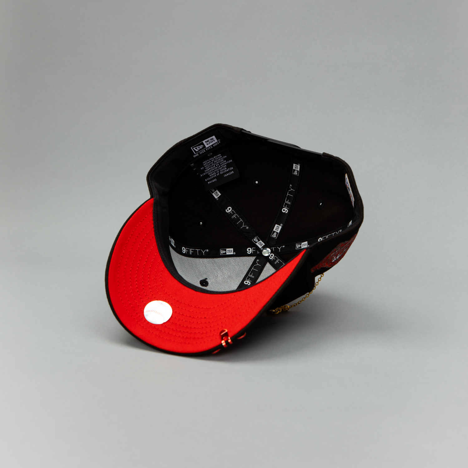 NEW ERA EXCLUSIVE 9FIFTY BLACK NEW YORK YANKEES SNAPBACK W/ RED ROSE + 1996 WORLD SERIES SIDE PATCH