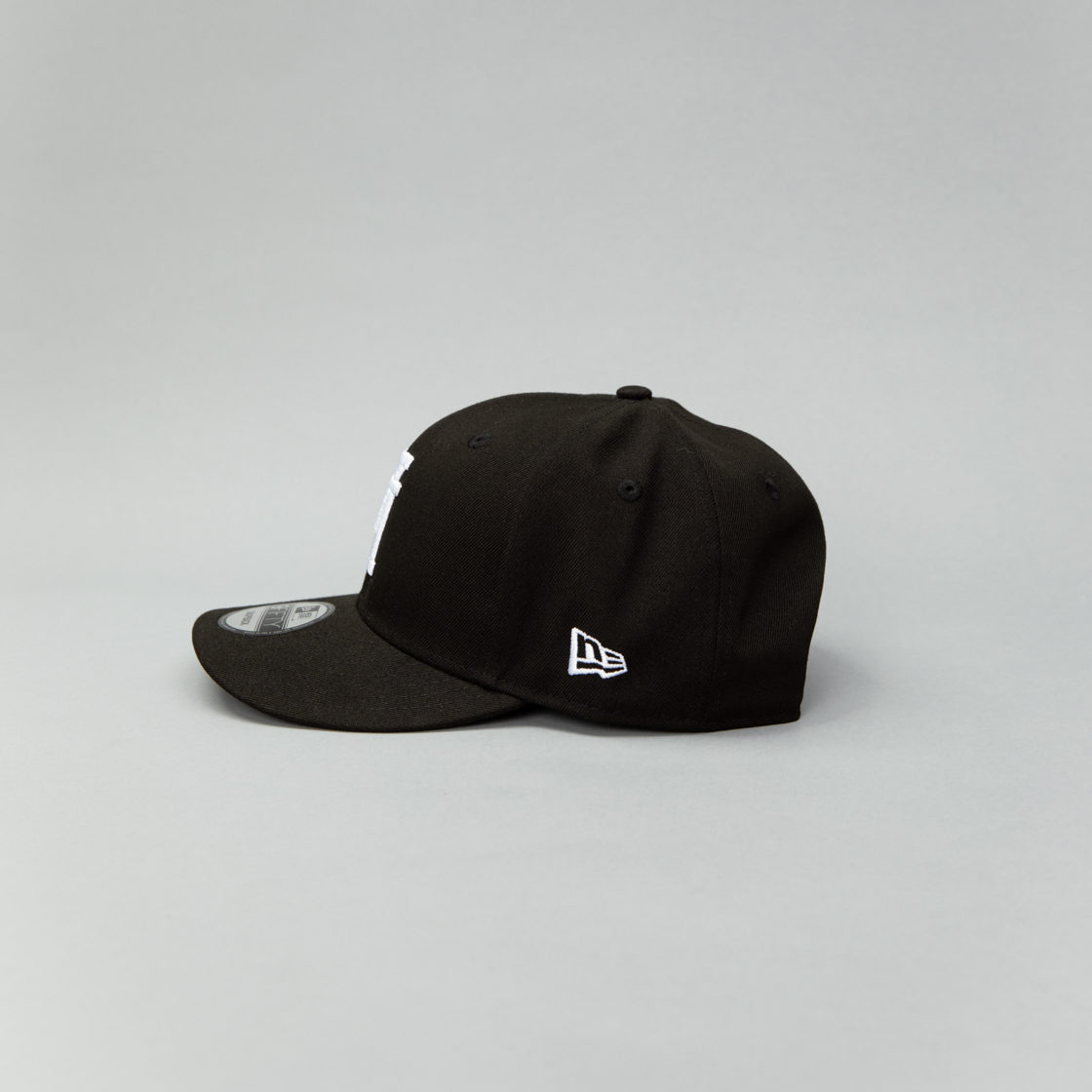 NEW ERA EXCLUSIVE 9FIFTY BLACK UPSIDE DOWN LOS ANGELES DODGERS SNAPBACK W/ 60TH ANNIVERSARY SIDE PATCH
