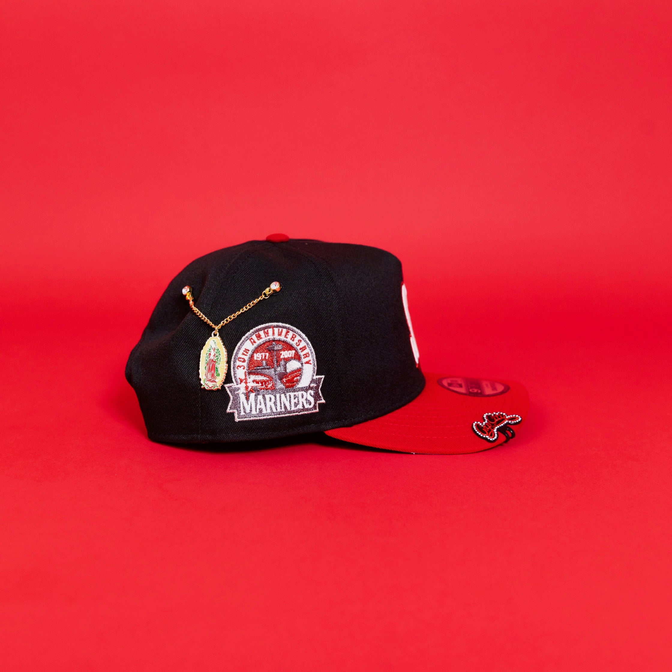 NEW ERA EXCLUSIVE 9FIFTY A-FRAME BLACK/ RED SEATTLE MARINERS SNAPBACK W/ 30TH ANNIVERSARY SIDE PATCH