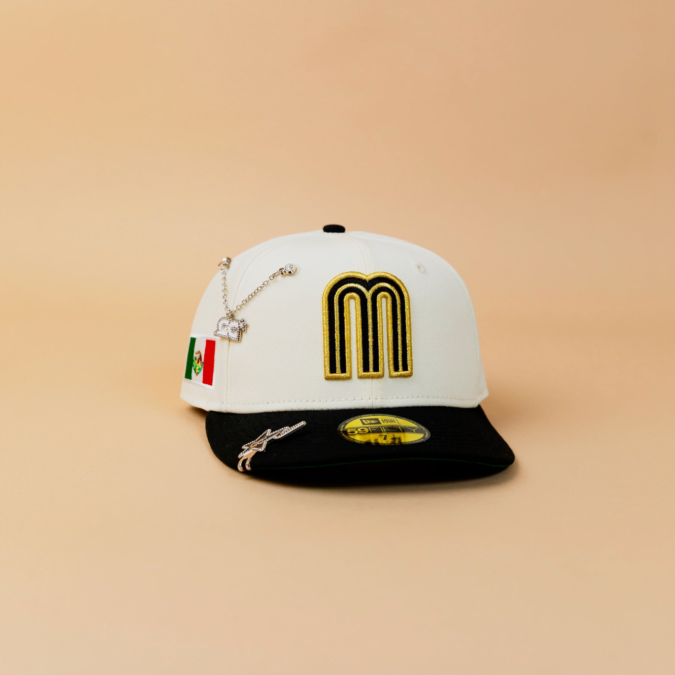 NEW ERA EXCLUSIVE 59FIFTY CHROME/ BLACK MEXICO W/ MEXICO FLAG SIDE PATCH