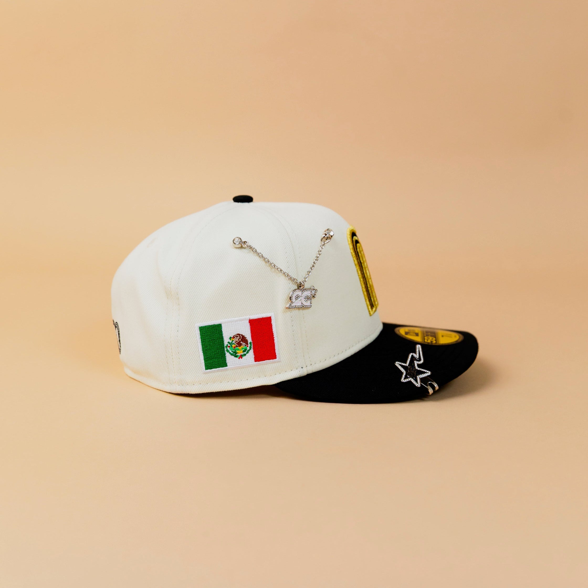 NEW ERA EXCLUSIVE 59FIFTY CHROME/ BLACK MEXICO W/ MEXICO FLAG SIDE PATCH