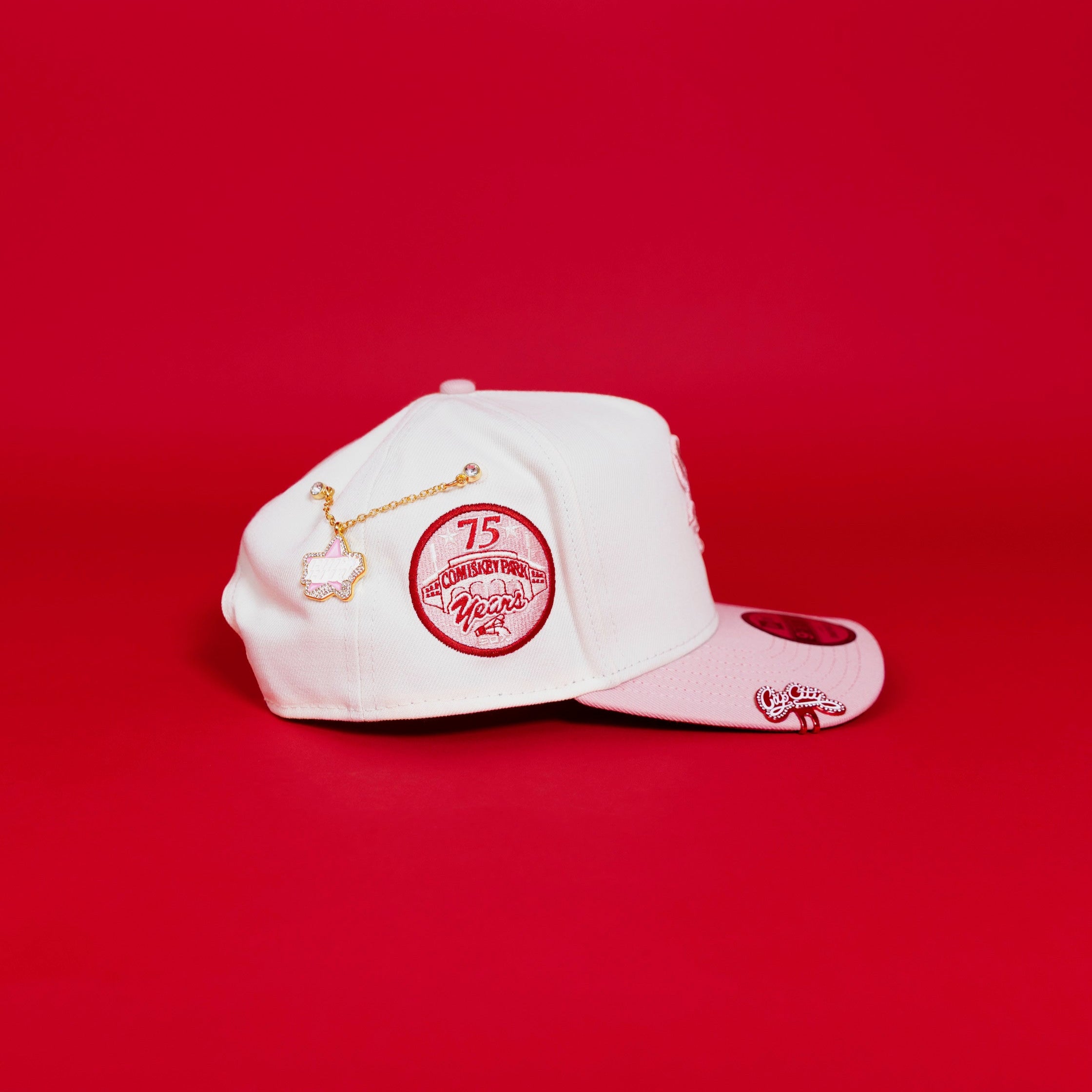 NEW ERA EXCLUSIVE 9FIFTY A-FRAME CHROME/ SOFT PINK CHICAGO WHITE SOX W/ ROSES + 75TH ANNIVERSARY SIDE PATCH