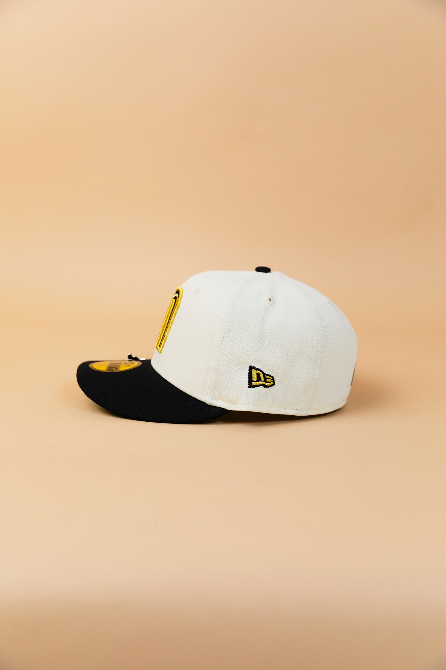 NEW ERA EXCLUSIVE 59FIFTY CHROME/ BLACK MEXICO 2025 WORLD BASEBALL CLASSIC W/ MEXICO FLAG SIDE PATCH