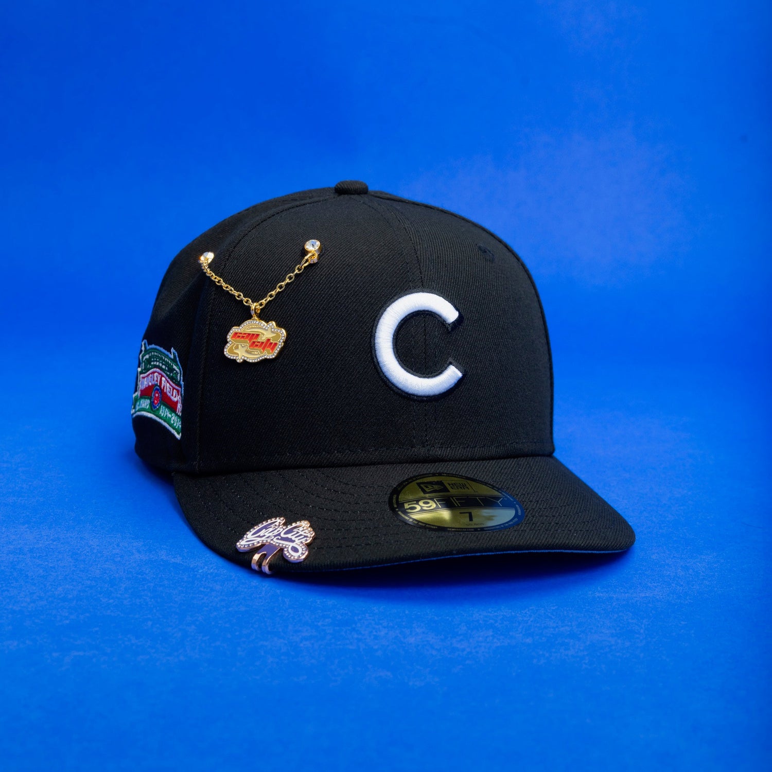 NEW ERA EXCLUSIVE 59FIFTY BLACK CHICAGO CUBS W/ WRIGLEY FIELD SIDE PATCH