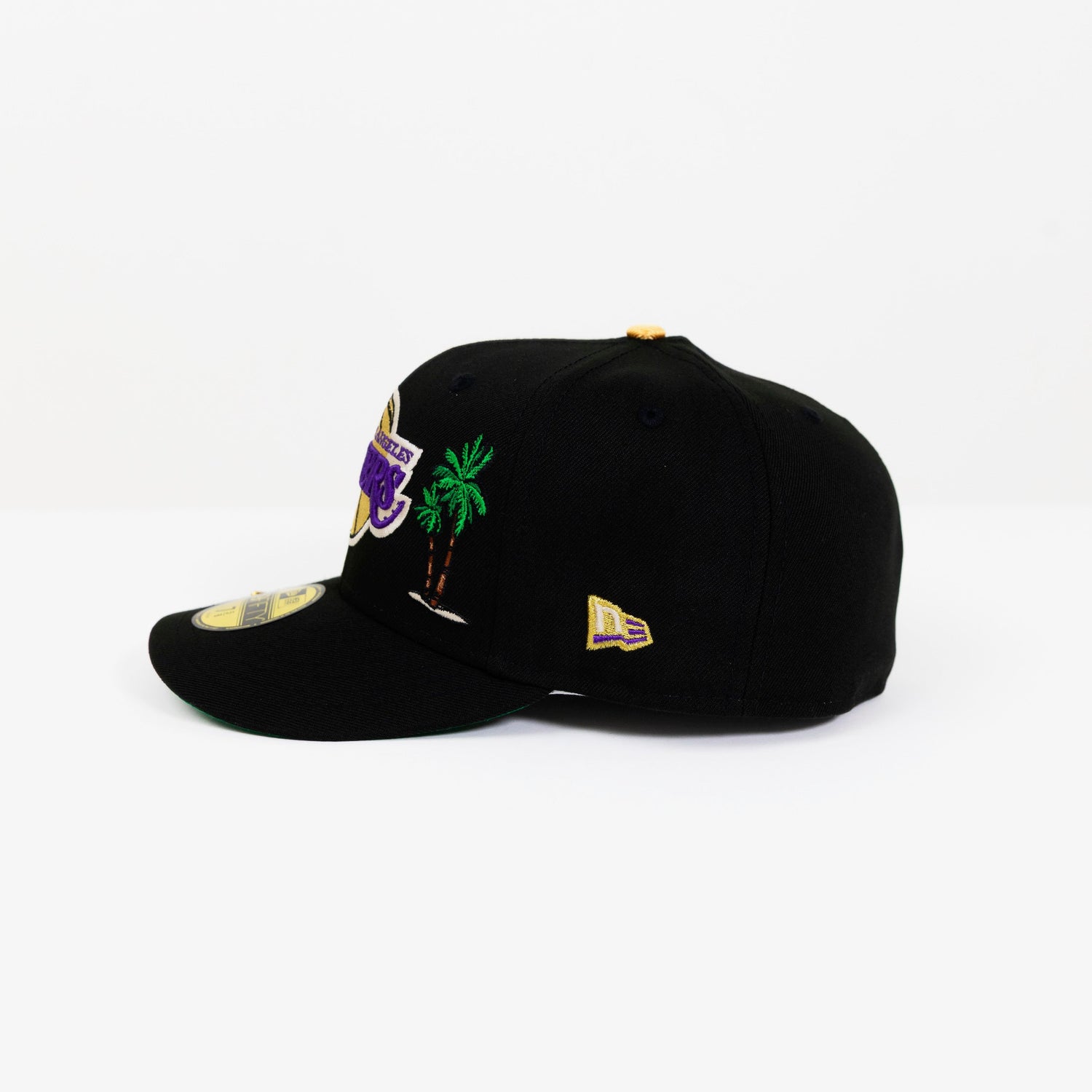 NEW ERA EXCLUSIVE 59FIFTY BLACK LOS ANGELES LAKERS W/ PALM TREES + 17X CHAMPIONS SIDE PATCH