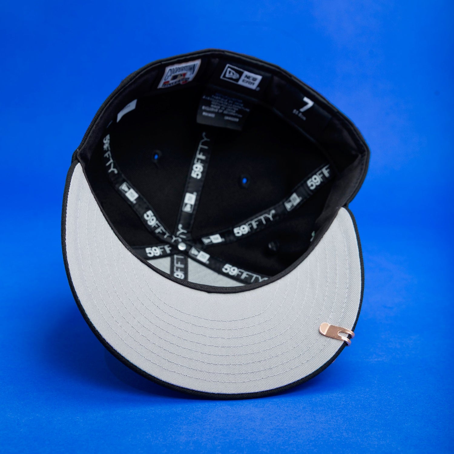 NEW ERA EXCLUSIVE 59FIFTY BLACK CHICAGO CUBS W/ WRIGLEY FIELD SIDE PATCH