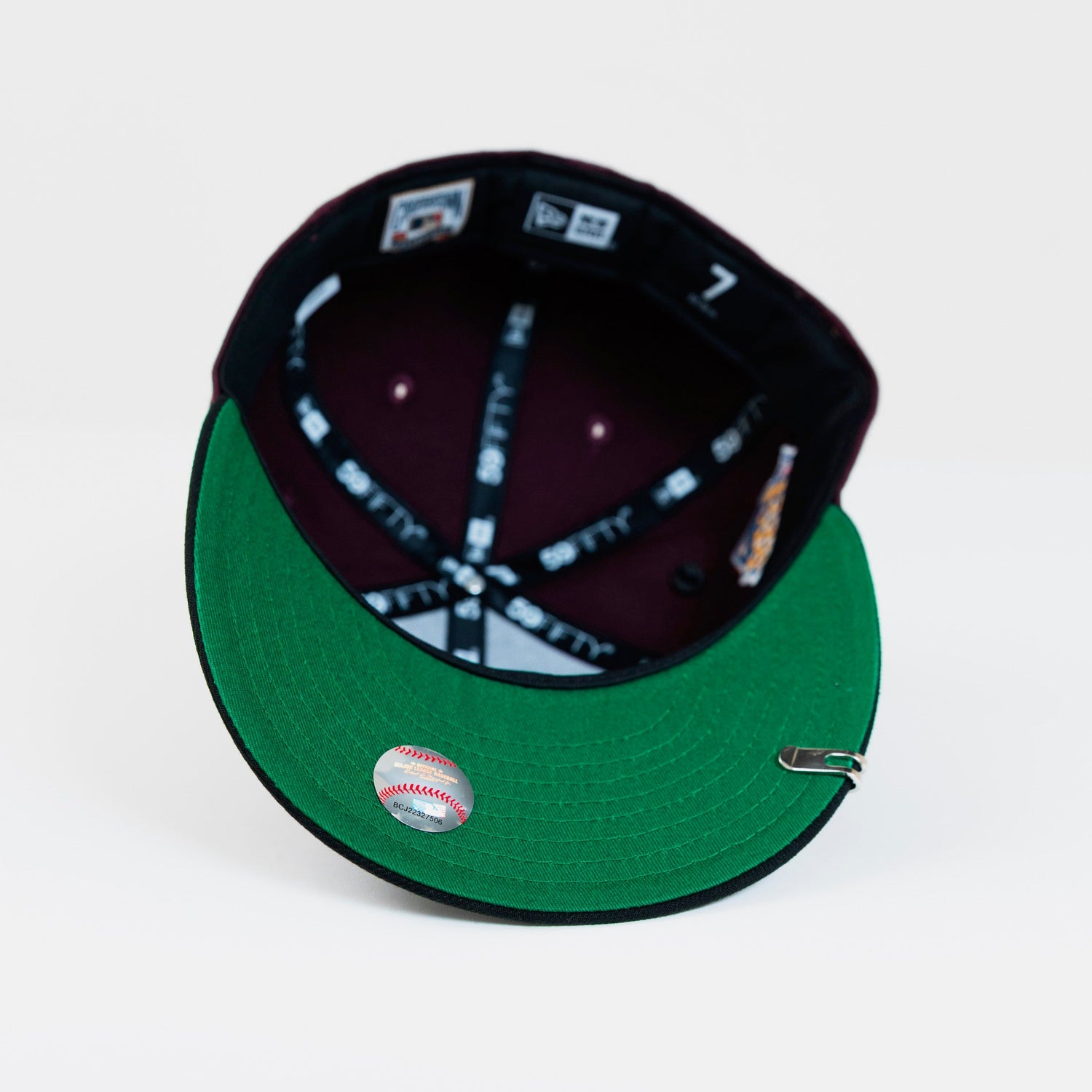NEW ERA 59FIFTY BURGUNDY/ BLACK ATLANTA BRAVES W/ 1999 WORLD SERIES SIDE PATCH