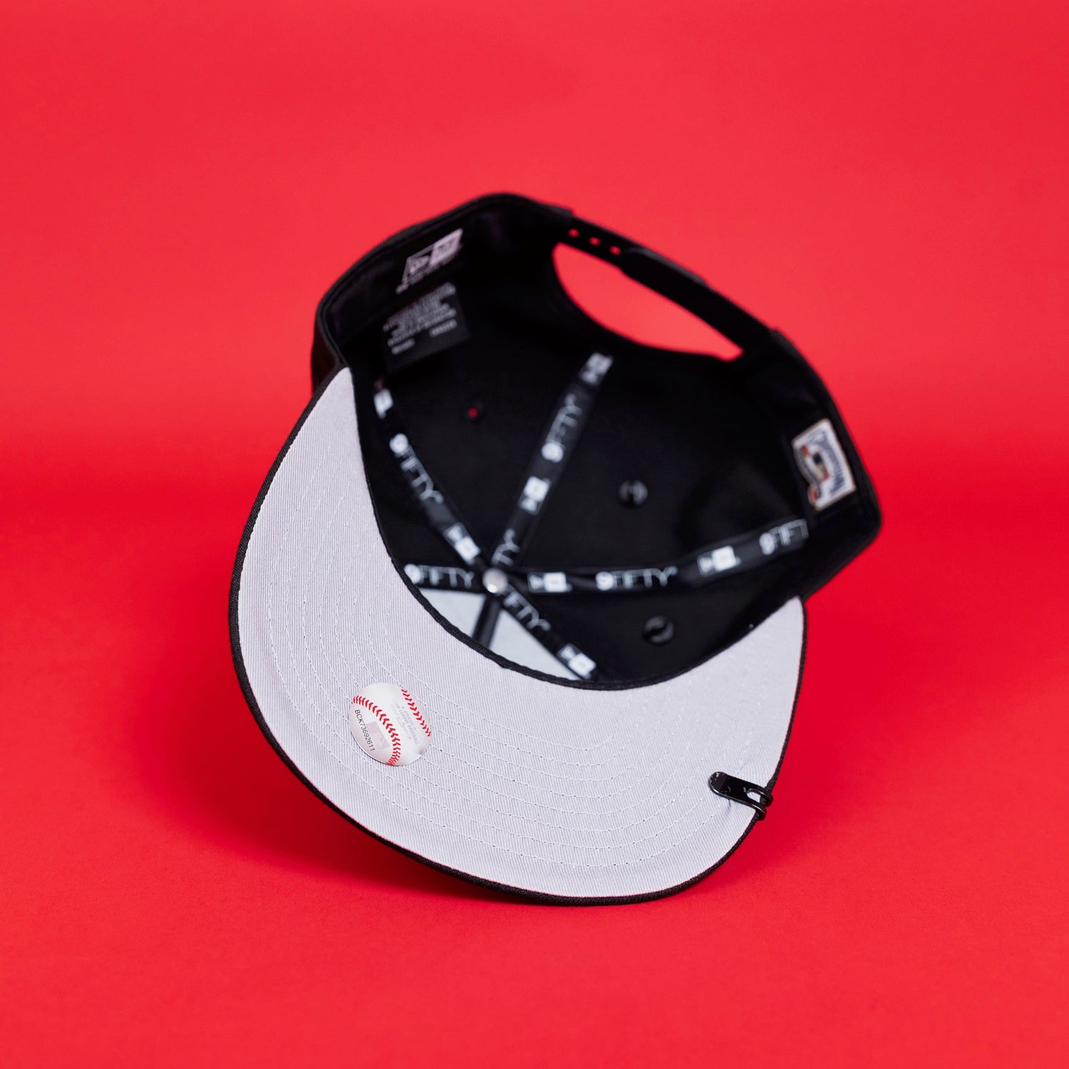 NEW ERA EXCLUSIVE 9FIFTY A-FRAME BLACK PHILADELPHIA PHILLIES SNAPBACK W/ 04 INAUGRAL SEASON SIDE PATCH