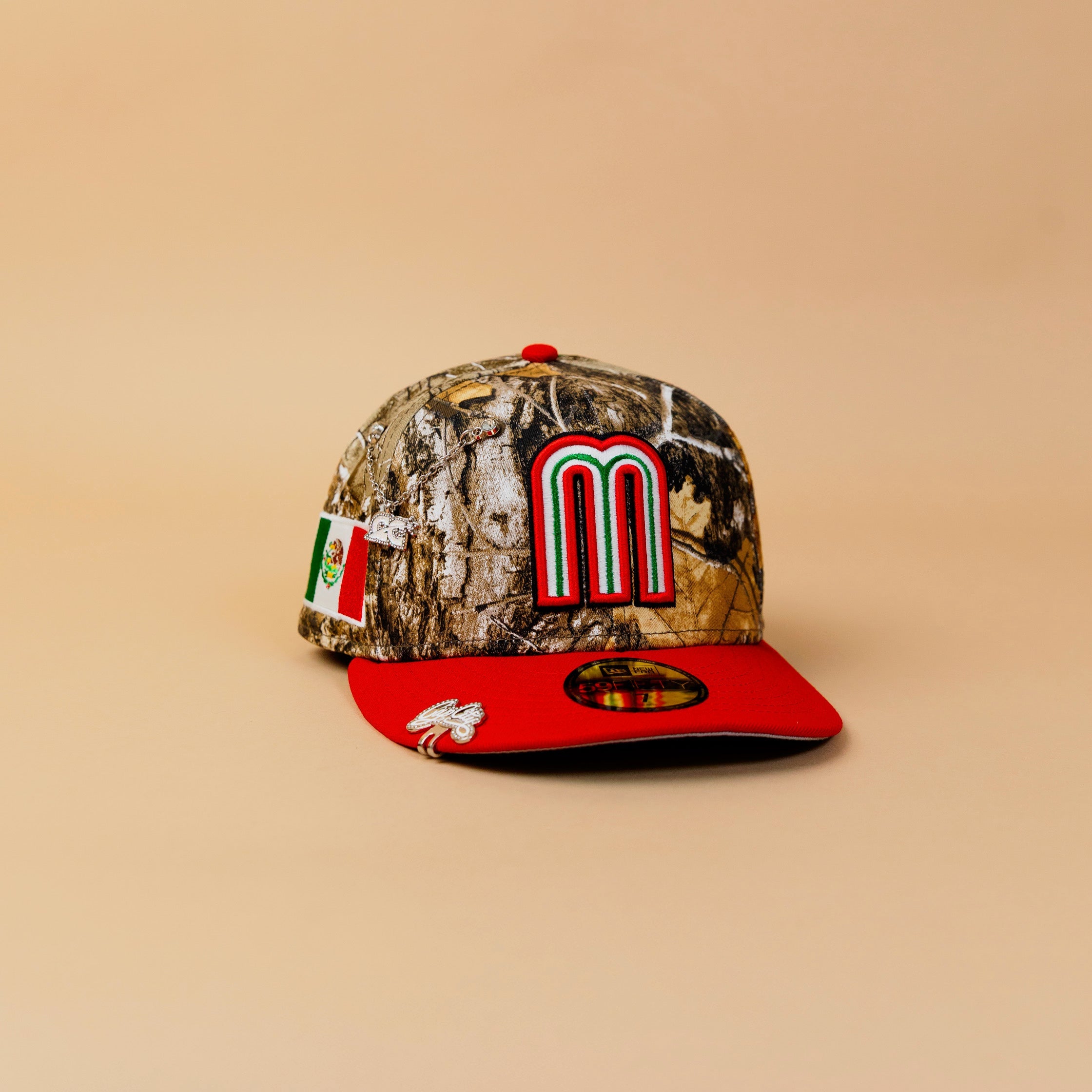 NEW ERA EXCLUSIVE 59FIFTY REALTREE/ RED MEXICO W/ MEXICO FLAG SIDE PATCH