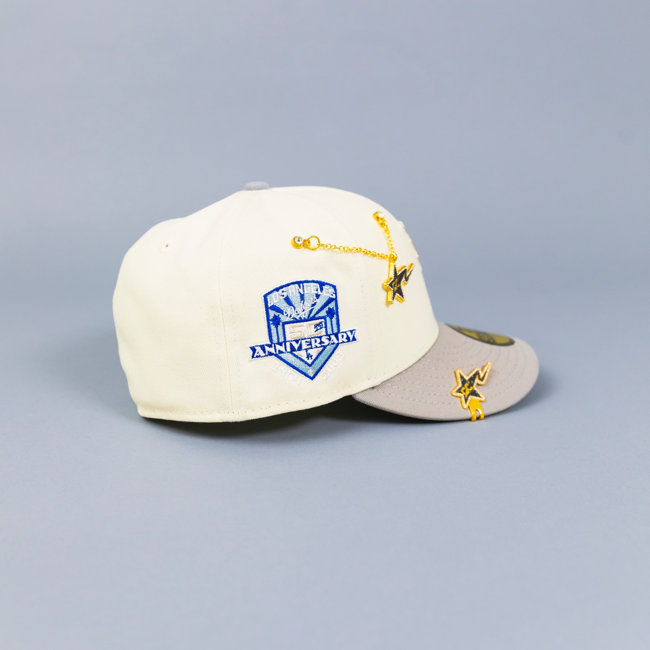 NEW ERA EXCLUSIVE 59FIFTY CHROME/ GREY UPSIDE DOWN LOS ANGELES DODGERS W/ 50TH ANNIVERSARY SIDE PATCH