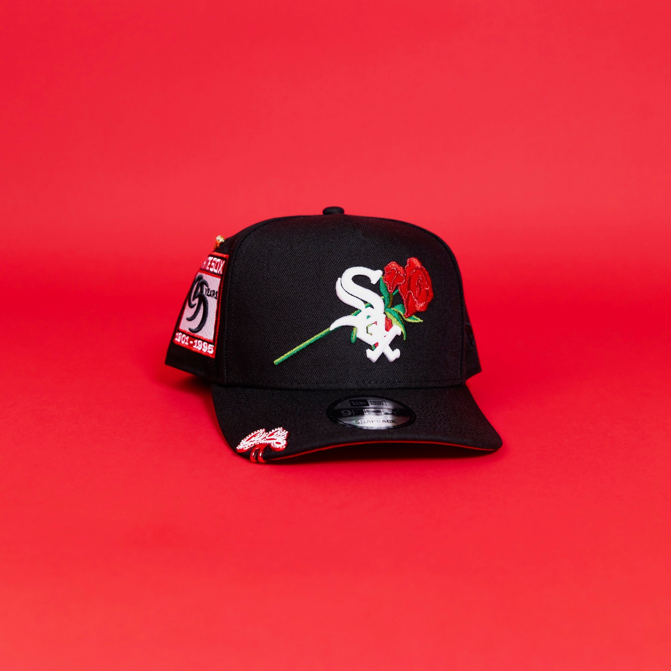 NEW ERA EXCLUSIVE 9FIFTY A-FRAME BLACK CHICAGO WHITE SOX W/ ROSE + 95TH ANNIVESARY SIDE PATCH