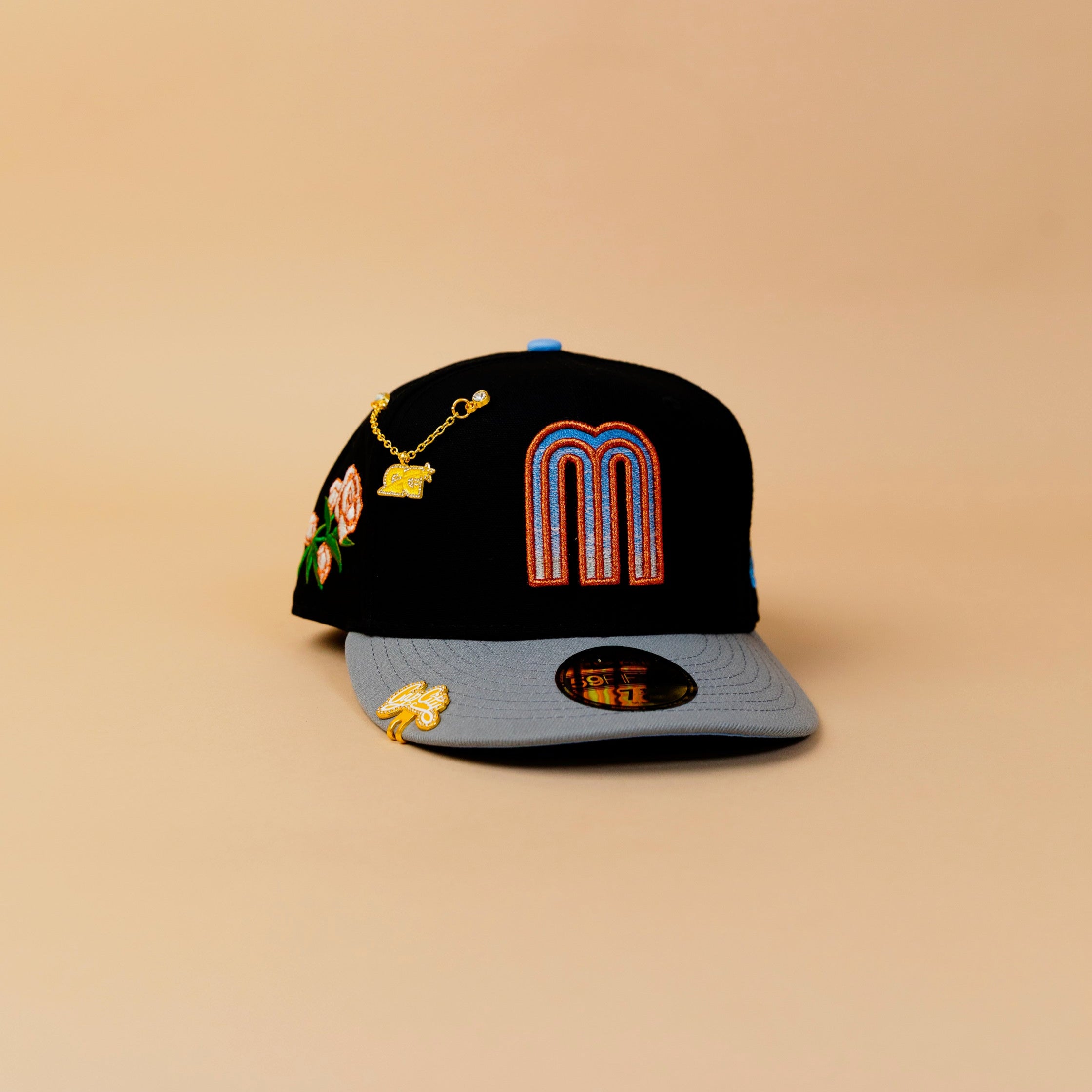 NEW ERA EXCLUSIVE 59FIFTY BLACK/ GREY MEXICO W/ ROSES SIDE PATCH