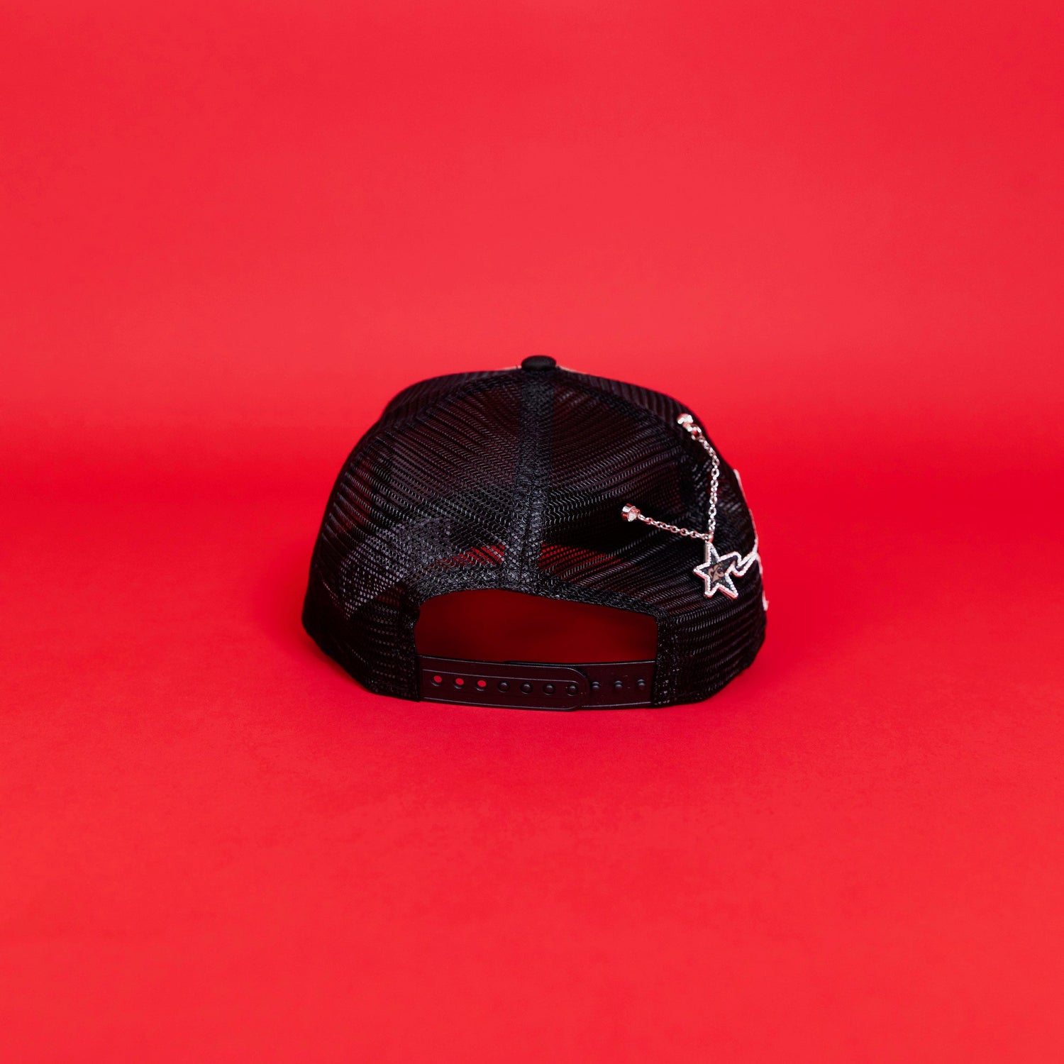 NEW ERA EXCLUSIVE 9FIFTY A-FRAME REALTREE ATLANTA BRAVES MESHBACK SNAPBACK W/ 1999 WORLD SERIES SIDE PATCH