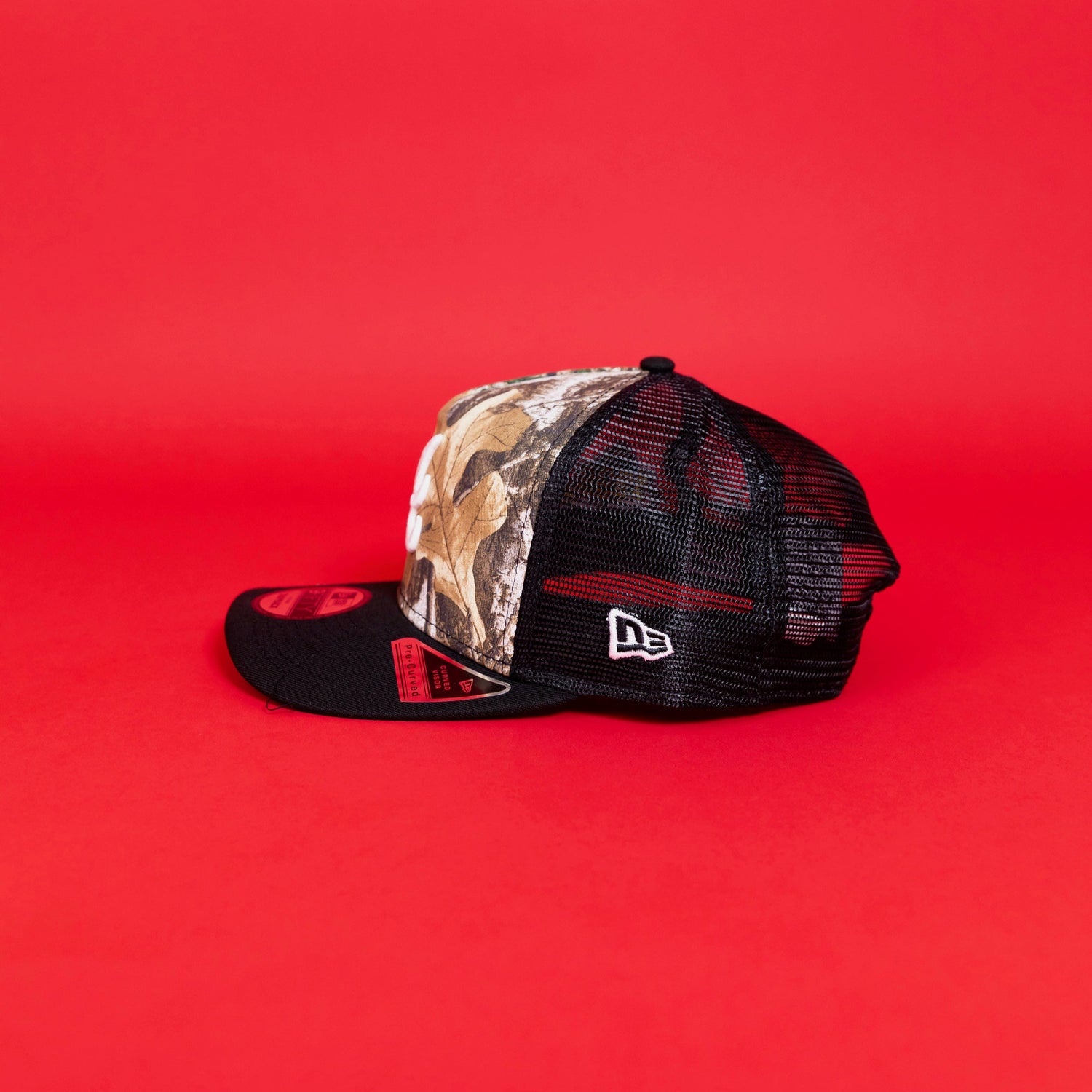 NEW ERA EXCLUSIVE 9FIFTY A-FRAME REALTREE ATLANTA BRAVES MESHBACK SNAPBACK W/ 1999 WORLD SERIES SIDE PATCH