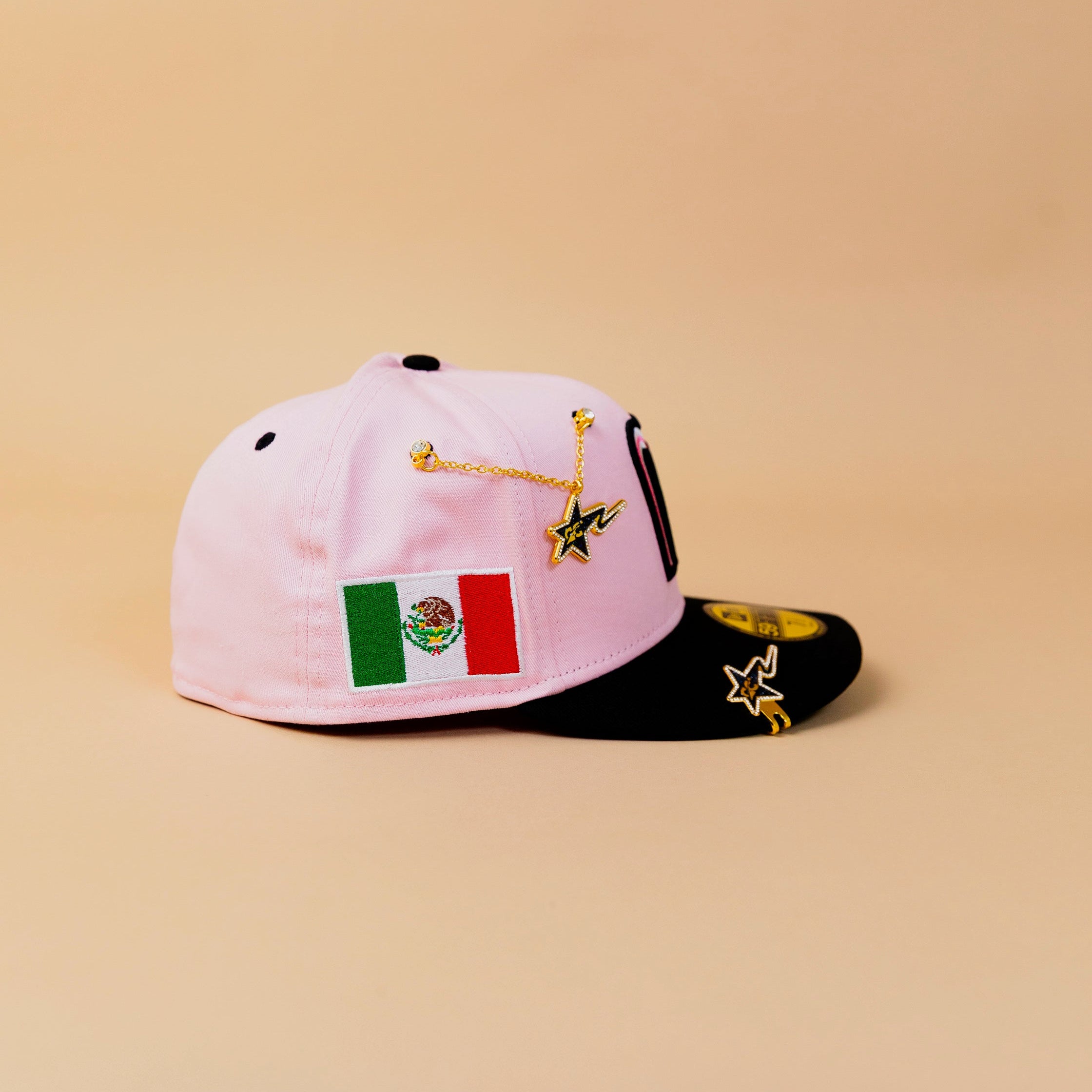 NEW ERA EXCLUSIVE 59FIFTY PINK/ BLACK MEXICO W/ MEXICO FLAG SIDE PATCH