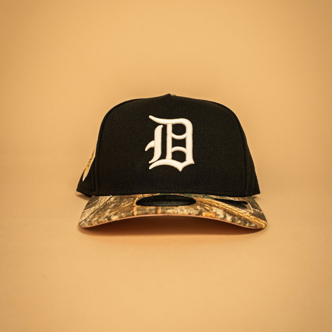 NEW ERA EXCLUSIVE 9FIFTY A-FRAME BLACK/ REALTREE DETROIT TIGERS SNAPBACK W/ 1945 WORLD SERIES SIDE PATCH
